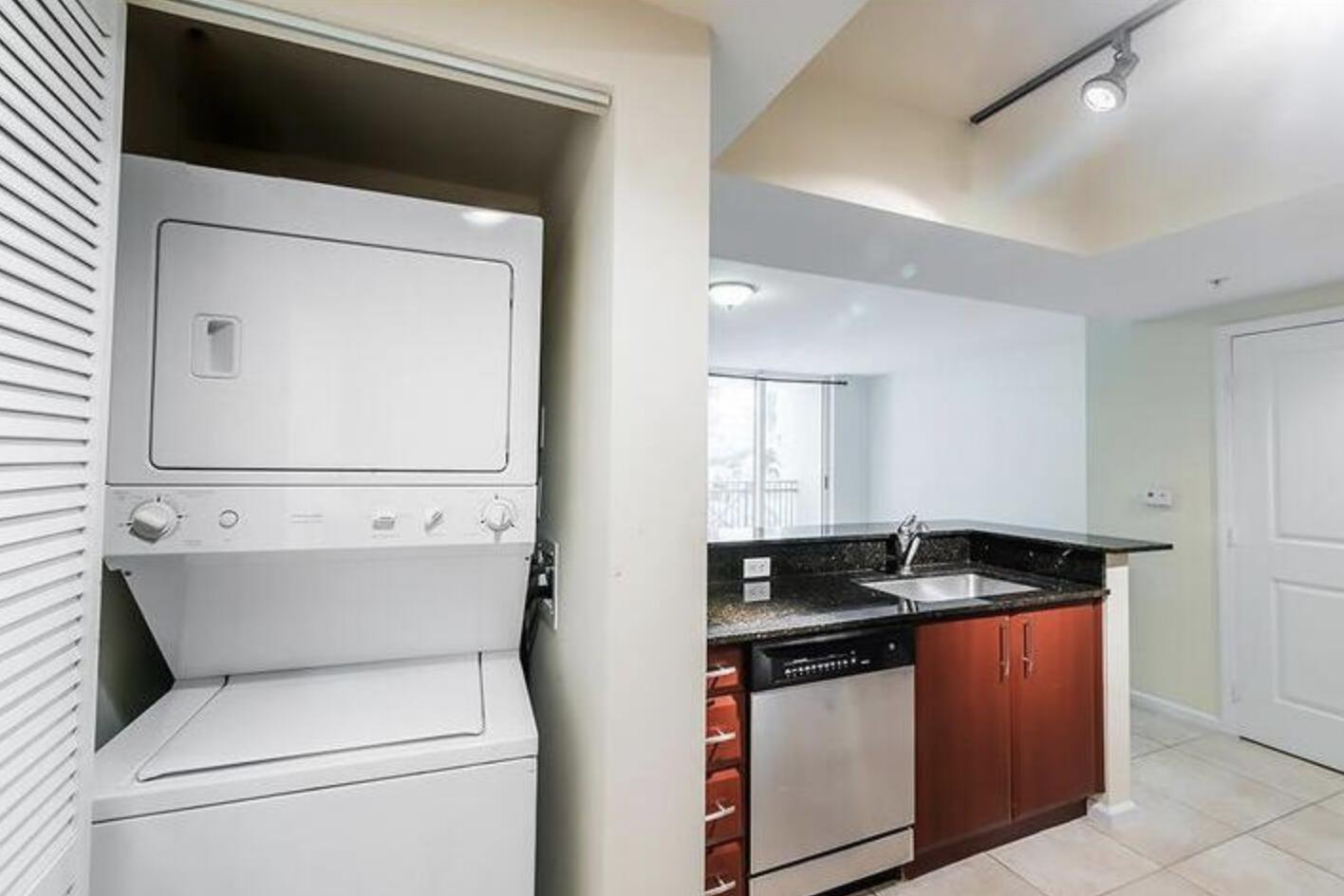 403 S Sapodilla 303 Avenue 303