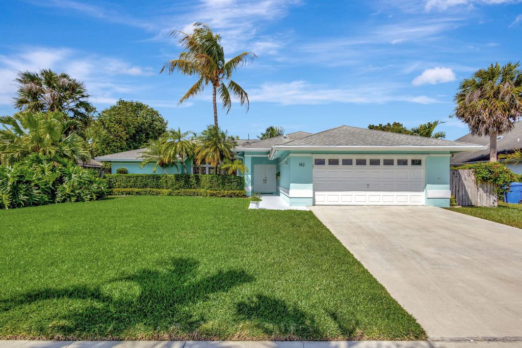 Photo of 142 Queens Lane, Royal Palm Beach, FL 33411 (MLS # R11075932)