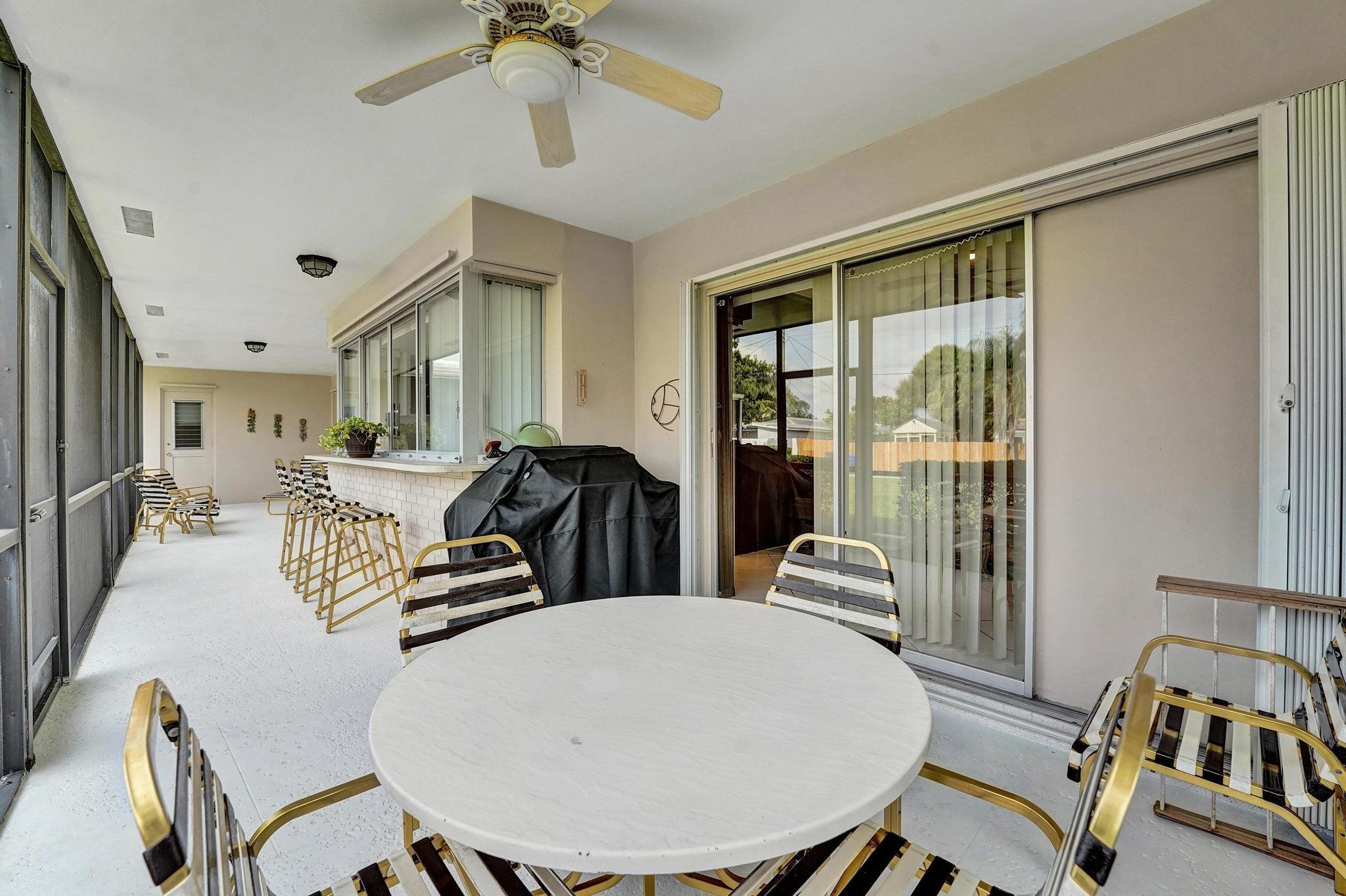 Hollywood Hills 6-22 B - Residential