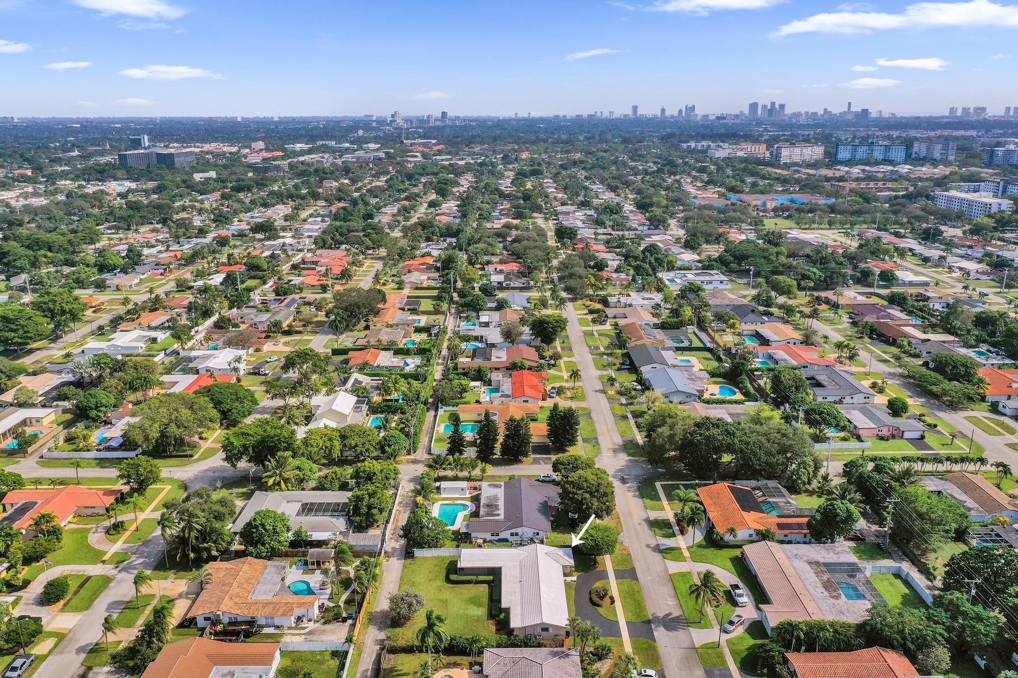 Hollywood Hills 6-22 B - Residential