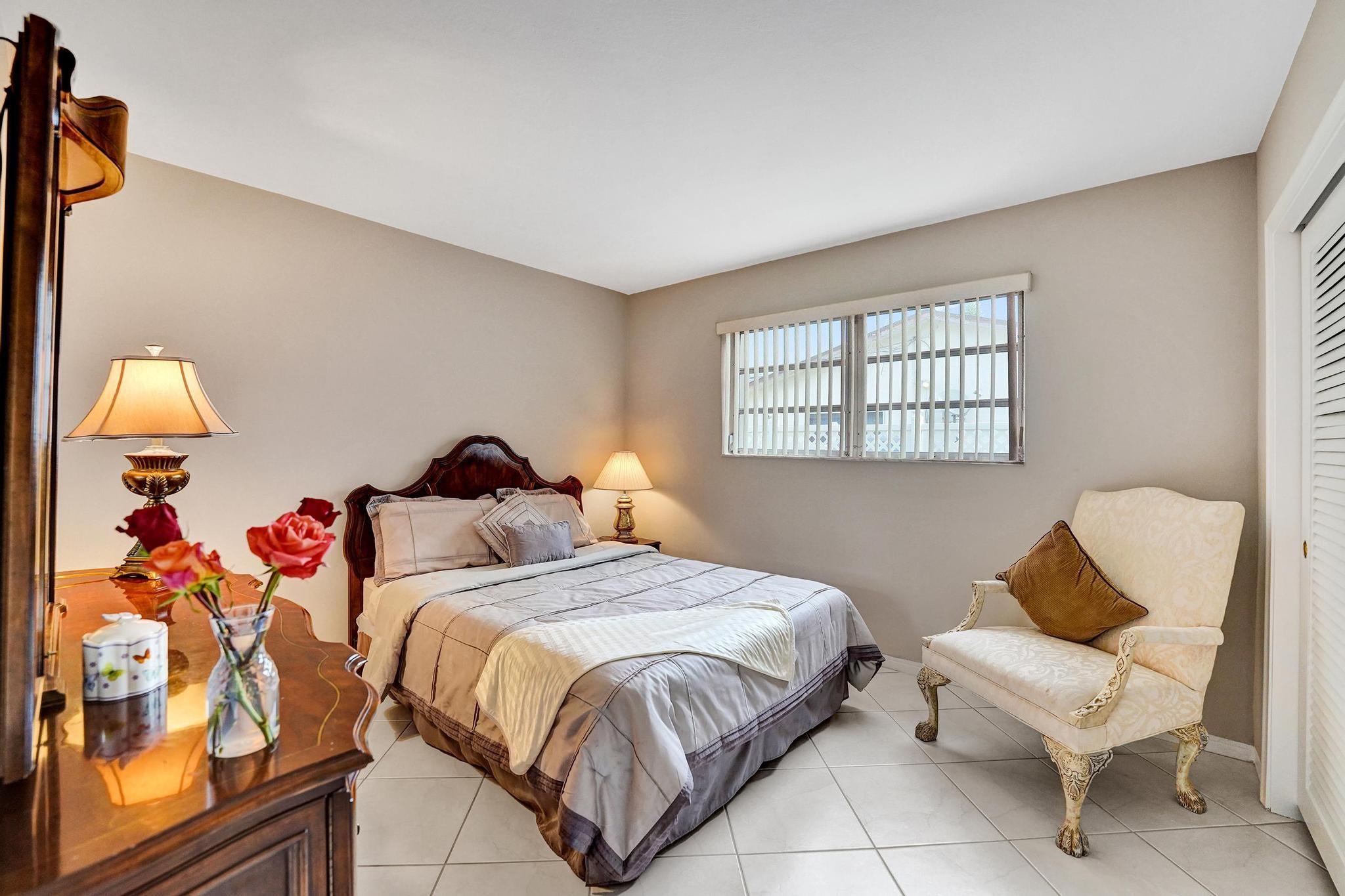 Hollywood Hills 6-22 B - Residential