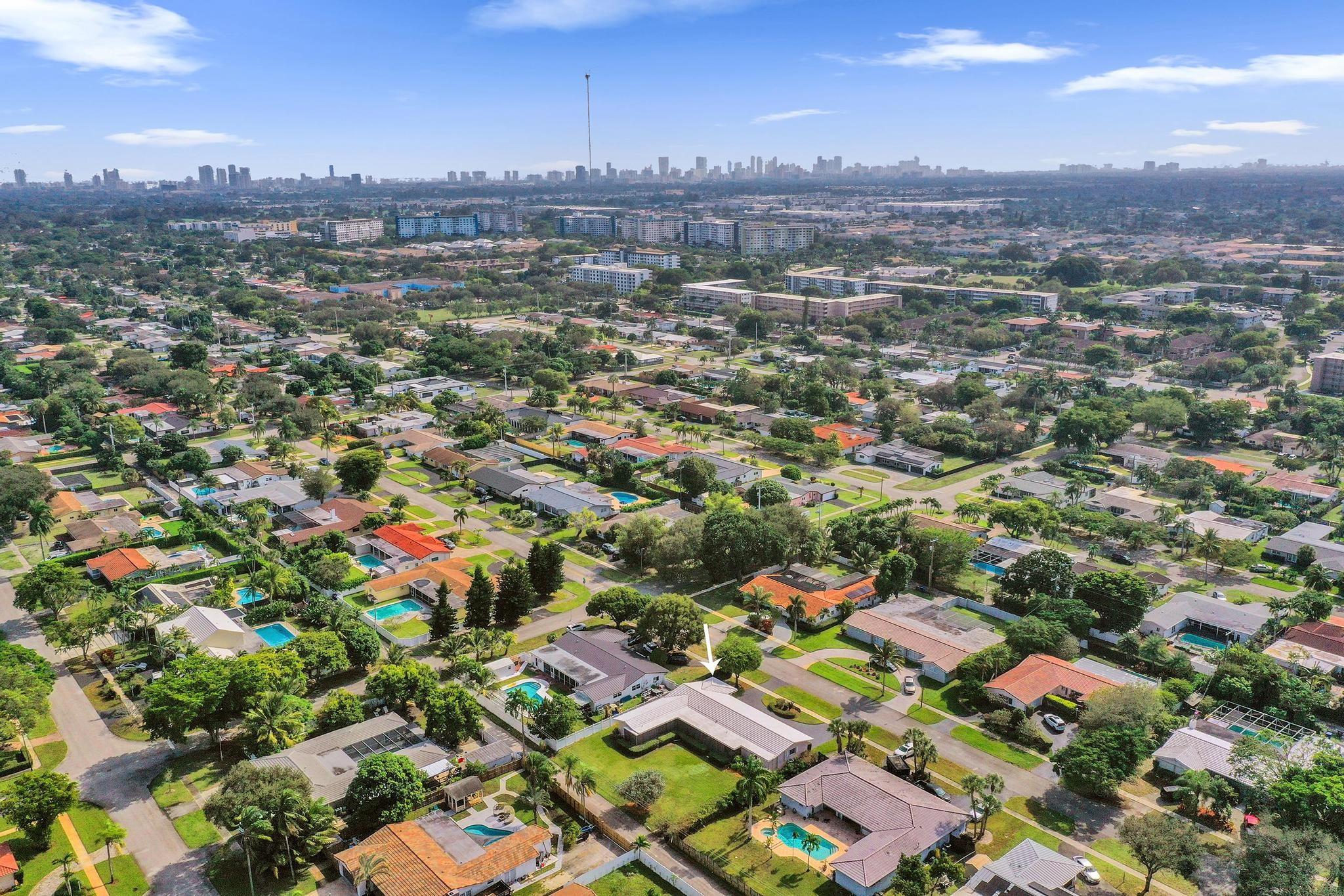 Hollywood Hills 6-22 B - Residential