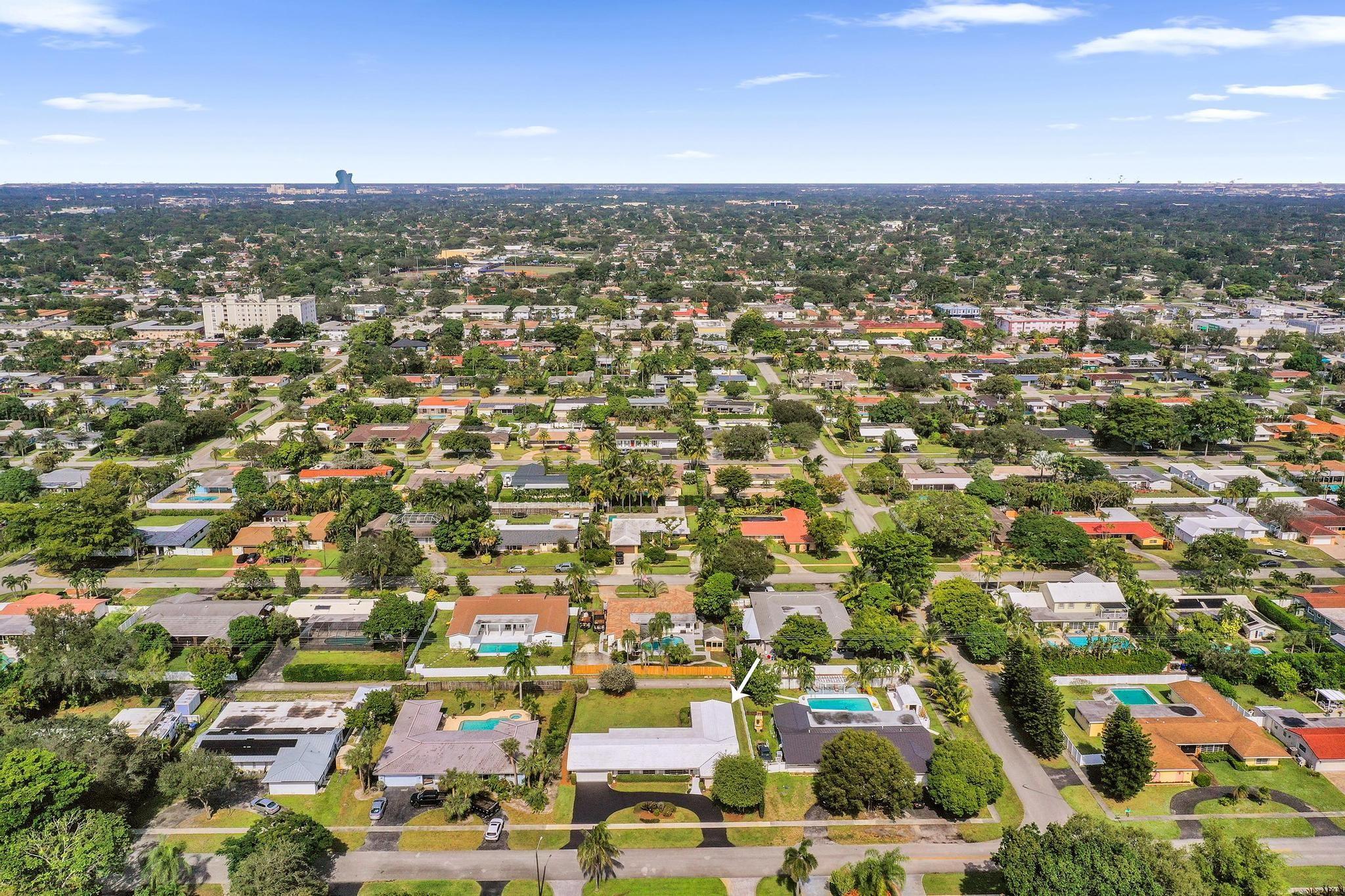 Hollywood Hills 6-22 B - Residential