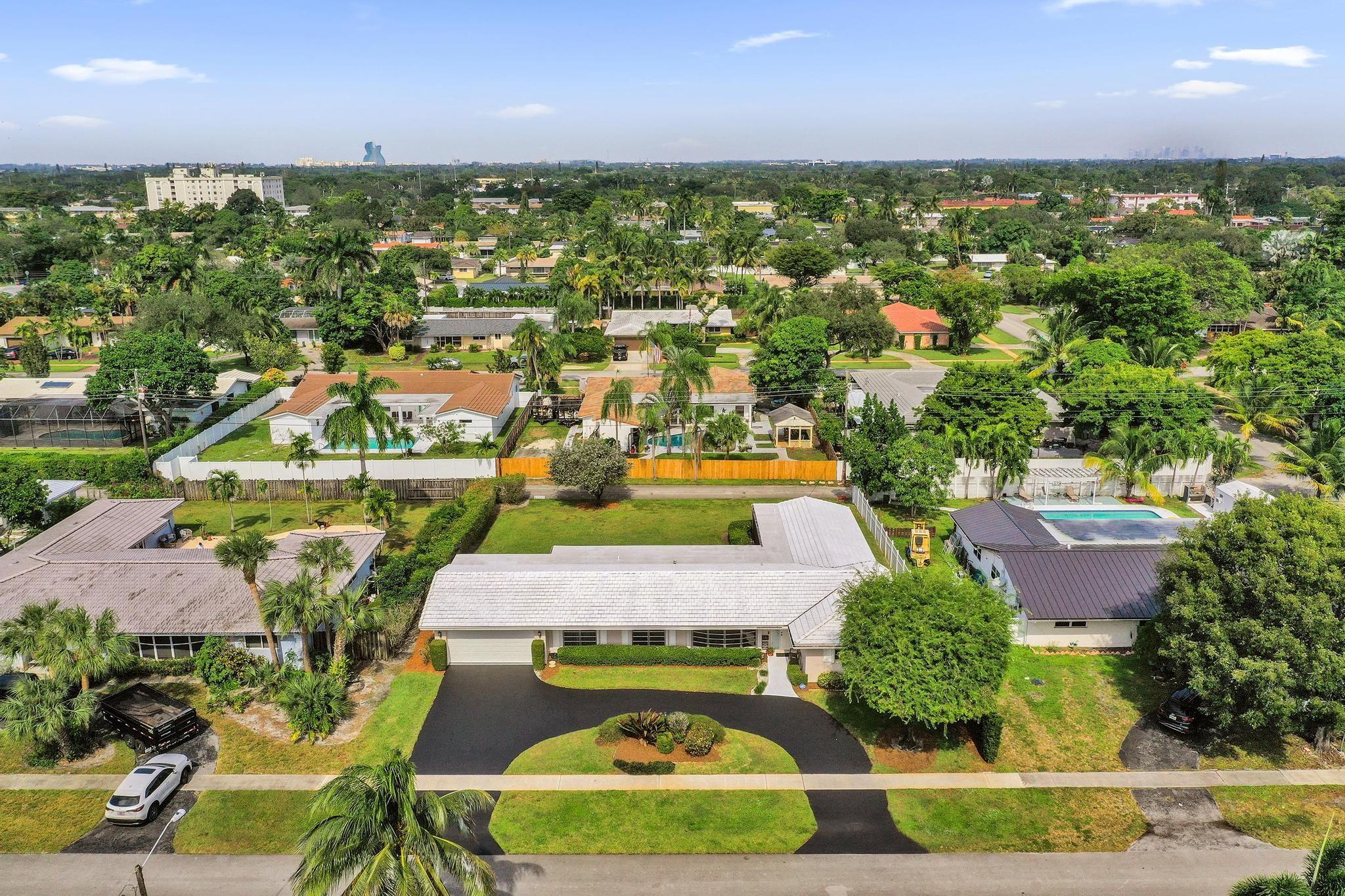 Hollywood Hills 6-22 B - Residential