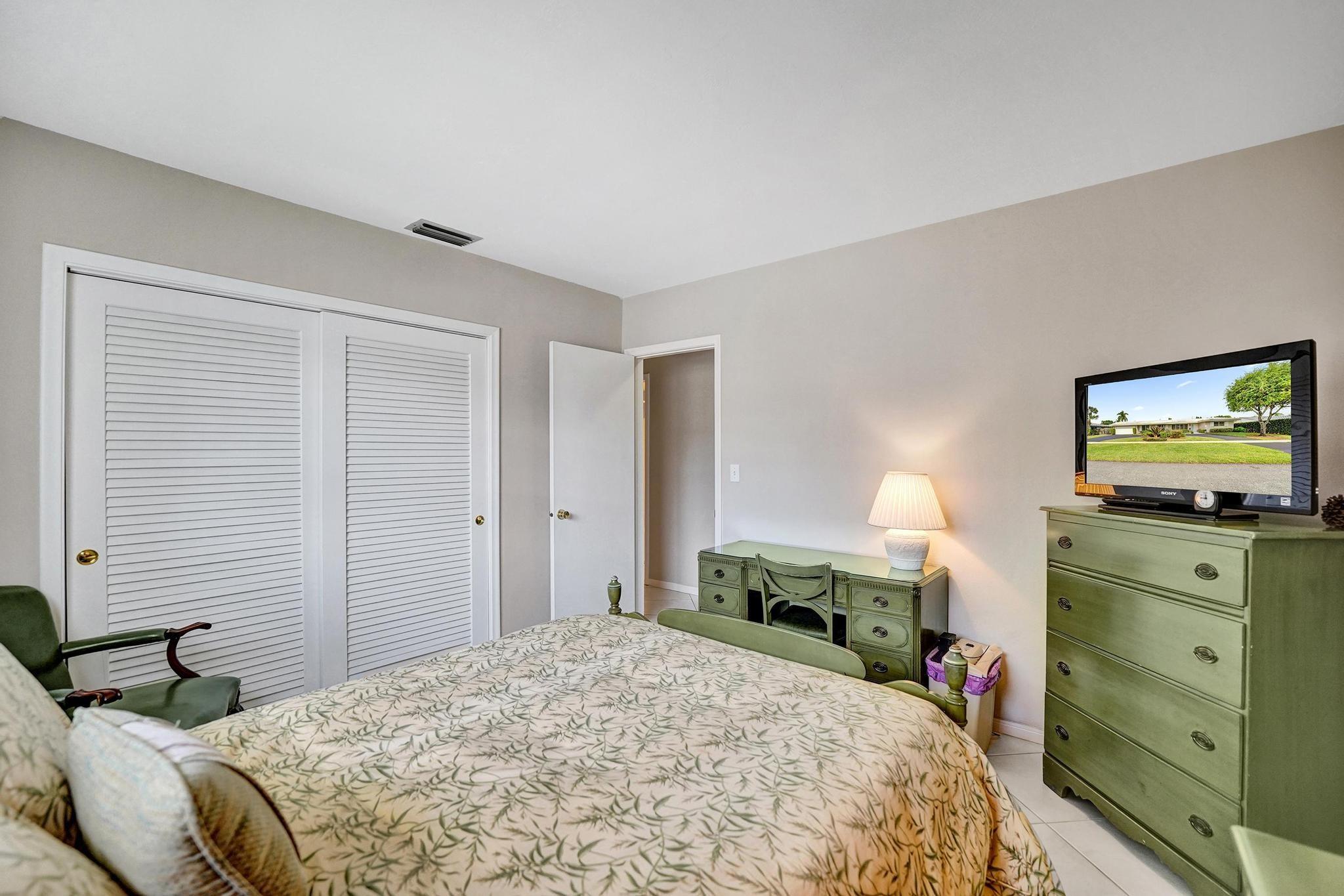 Hollywood Hills 6-22 B - Residential