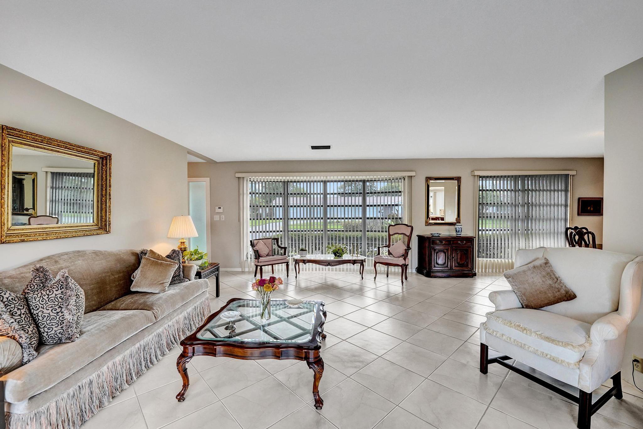 Hollywood Hills 6-22 B - Residential