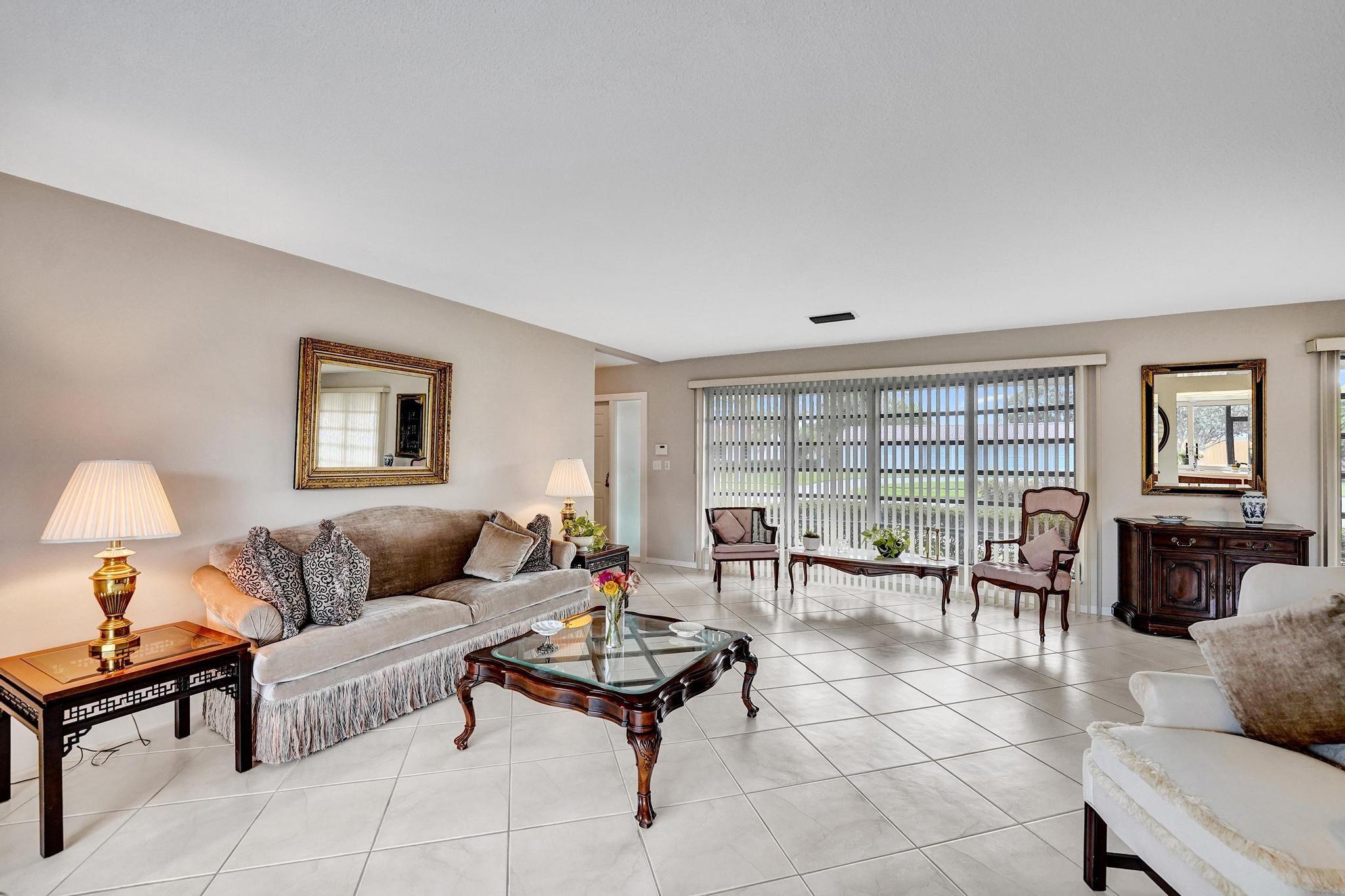 Hollywood Hills 6-22 B - Residential