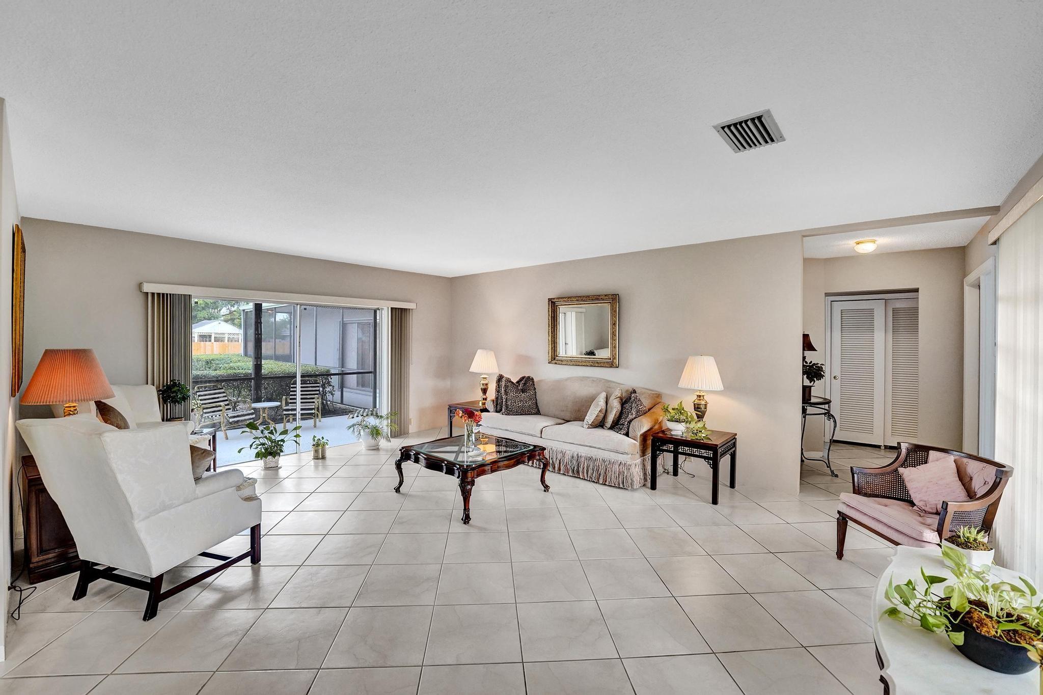 Hollywood Hills 6-22 B - Residential