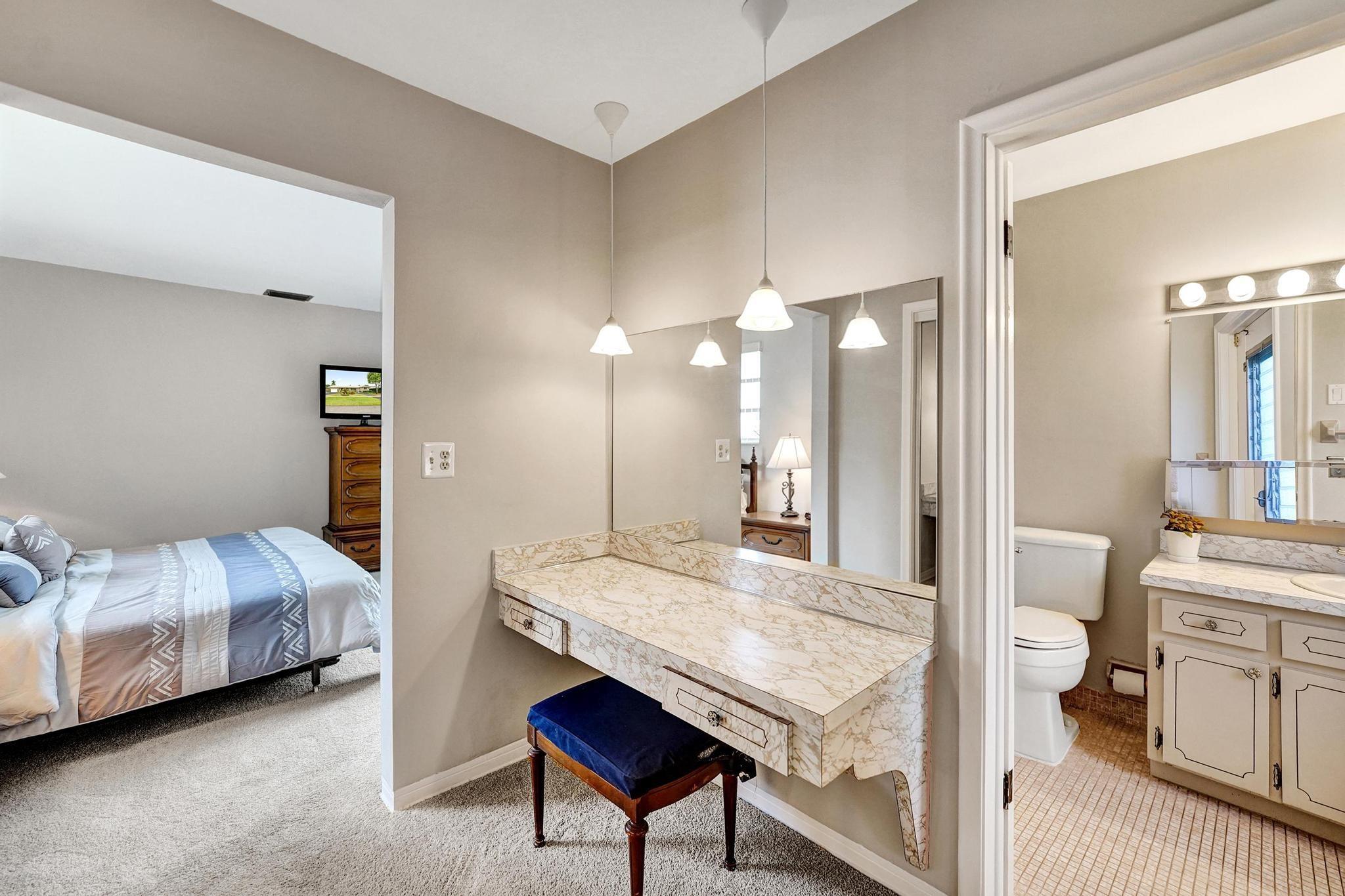 Hollywood Hills 6-22 B - Residential