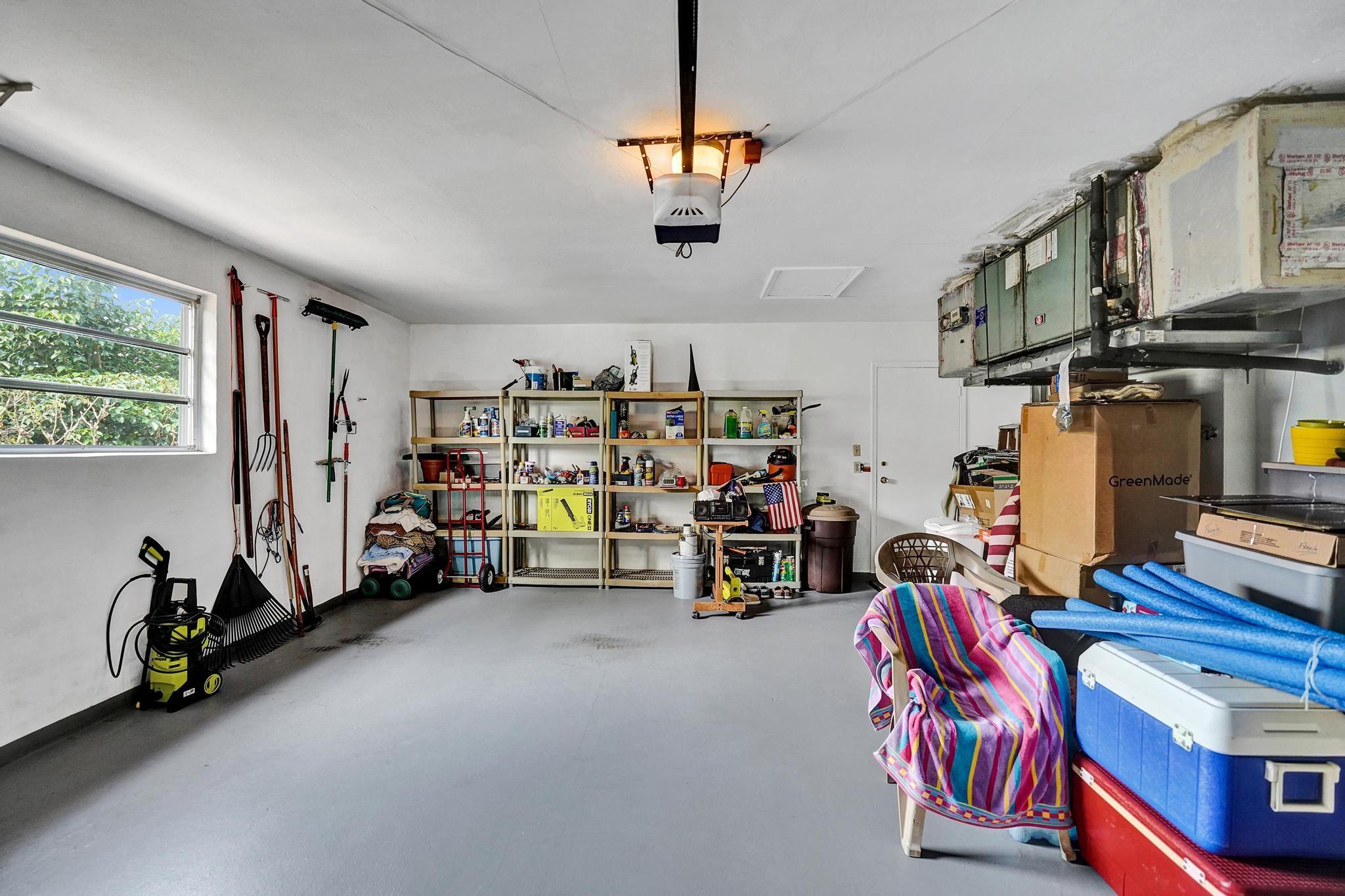 Hollywood Hills 6-22 B - Residential