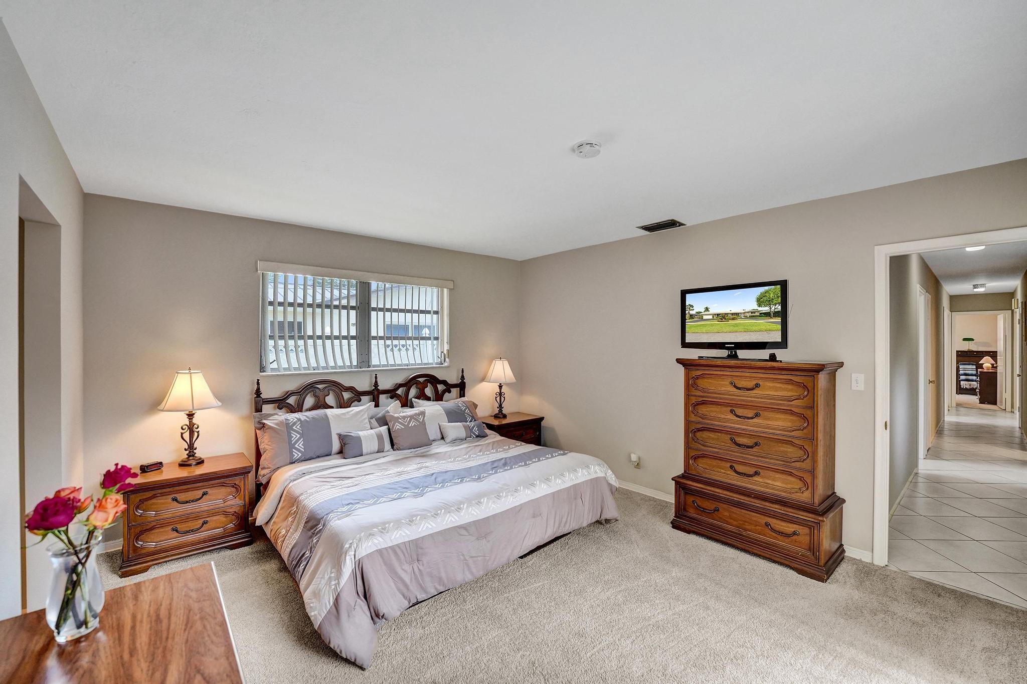 Hollywood Hills 6-22 B - Residential