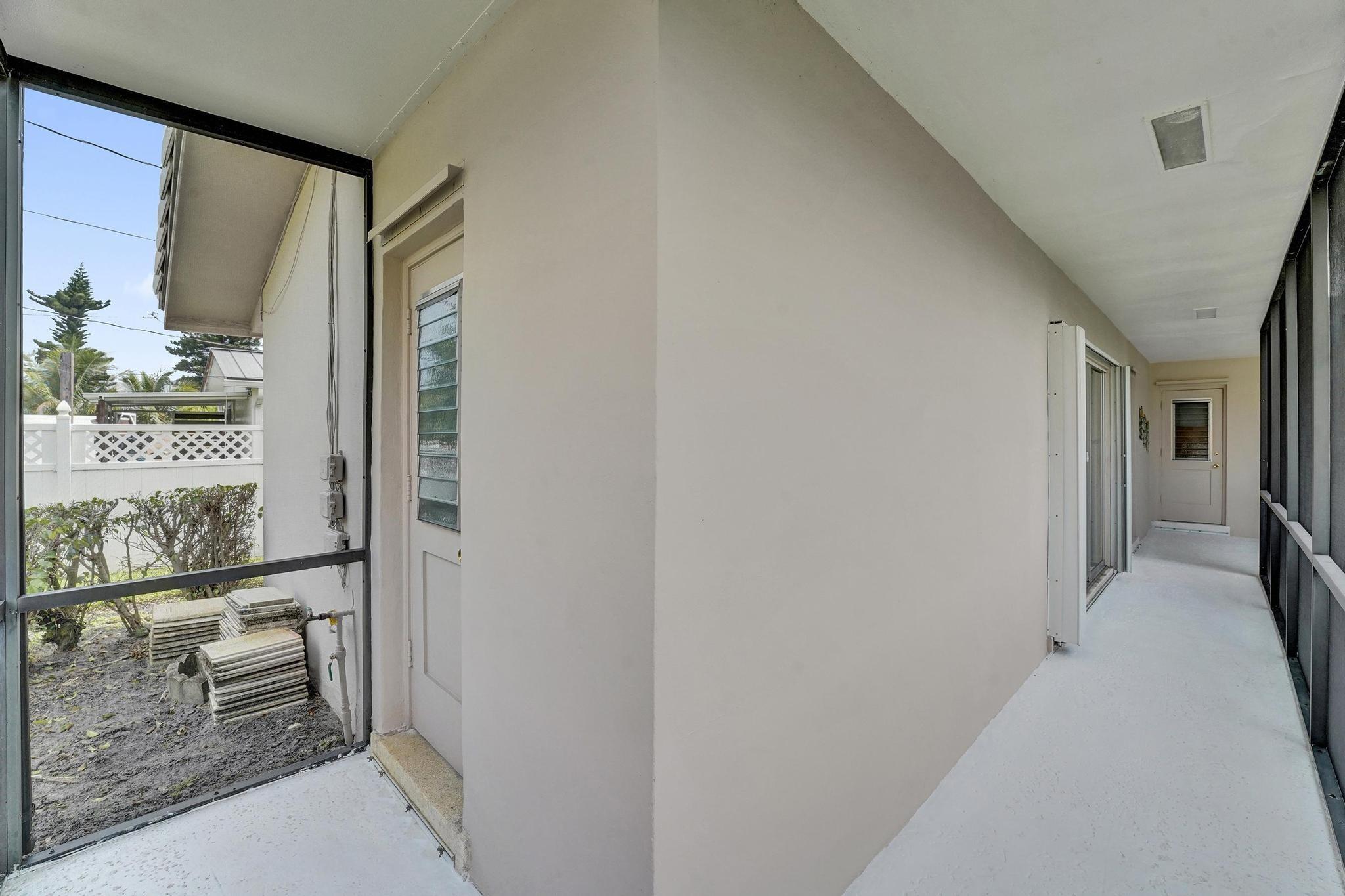 Hollywood Hills 6-22 B - Residential