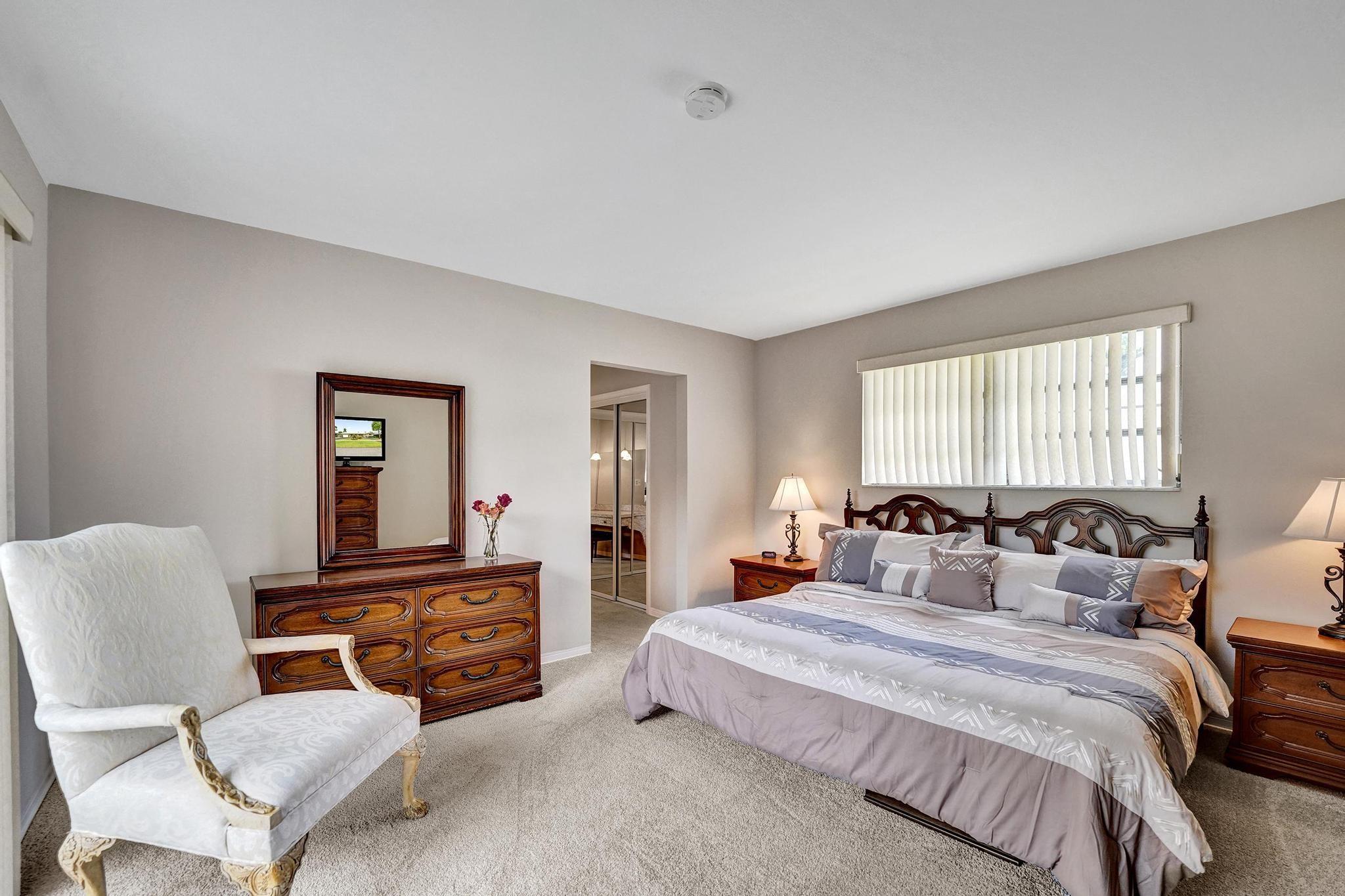 Hollywood Hills 6-22 B - Residential