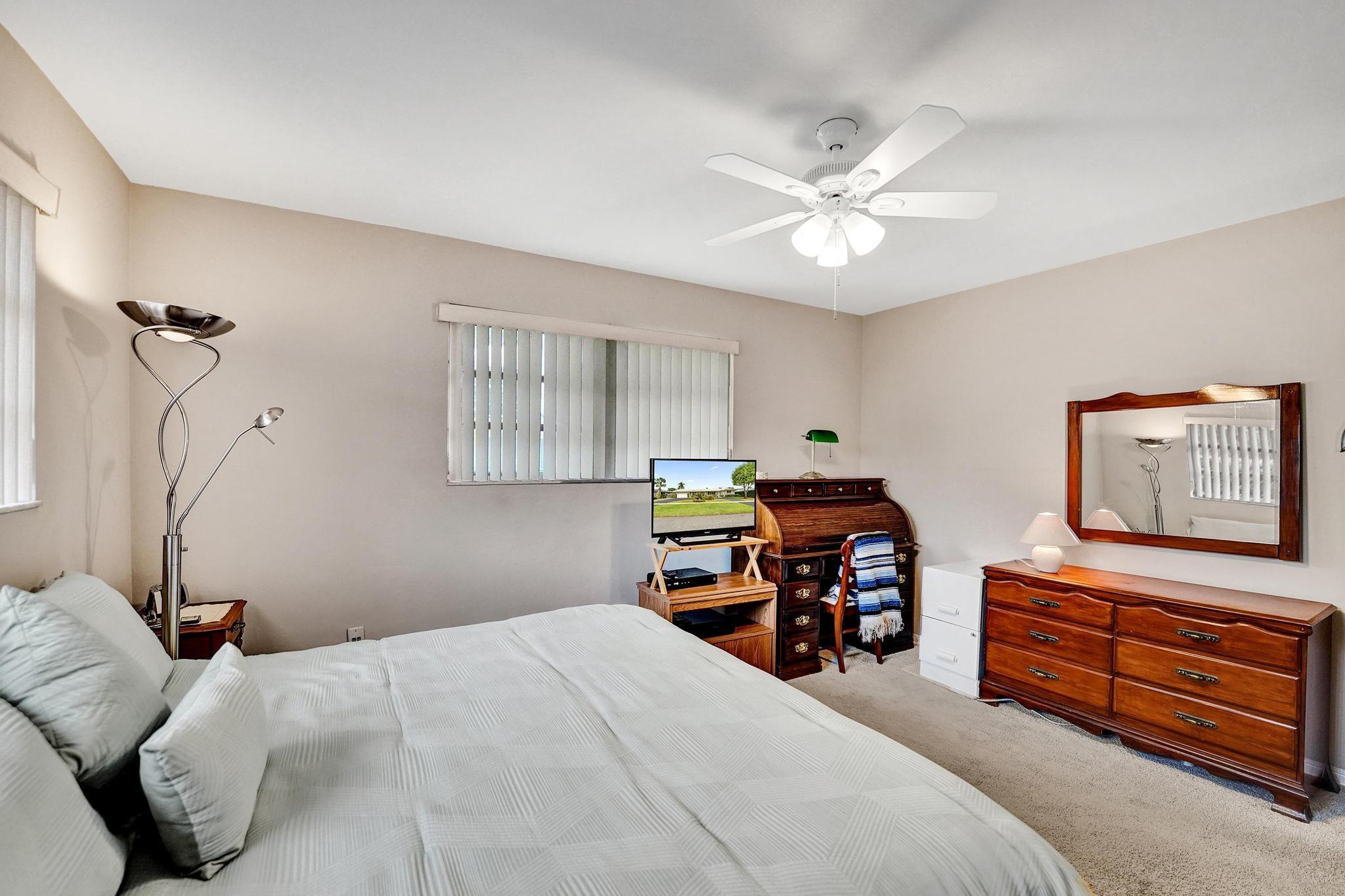 Hollywood Hills 6-22 B - Residential