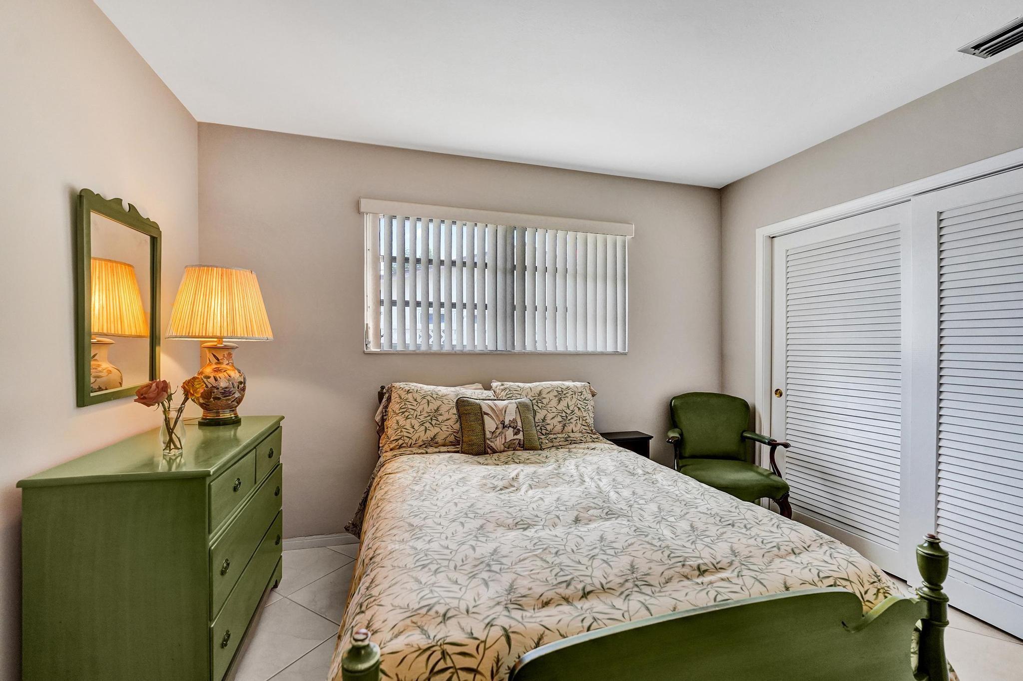 Hollywood Hills 6-22 B - Residential