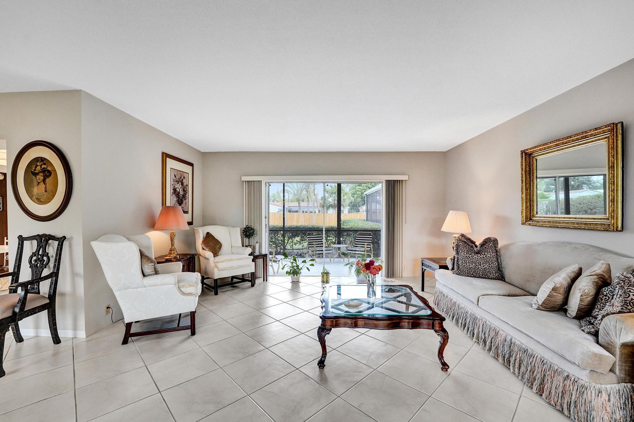 Hollywood Hills 6-22 B - Residential