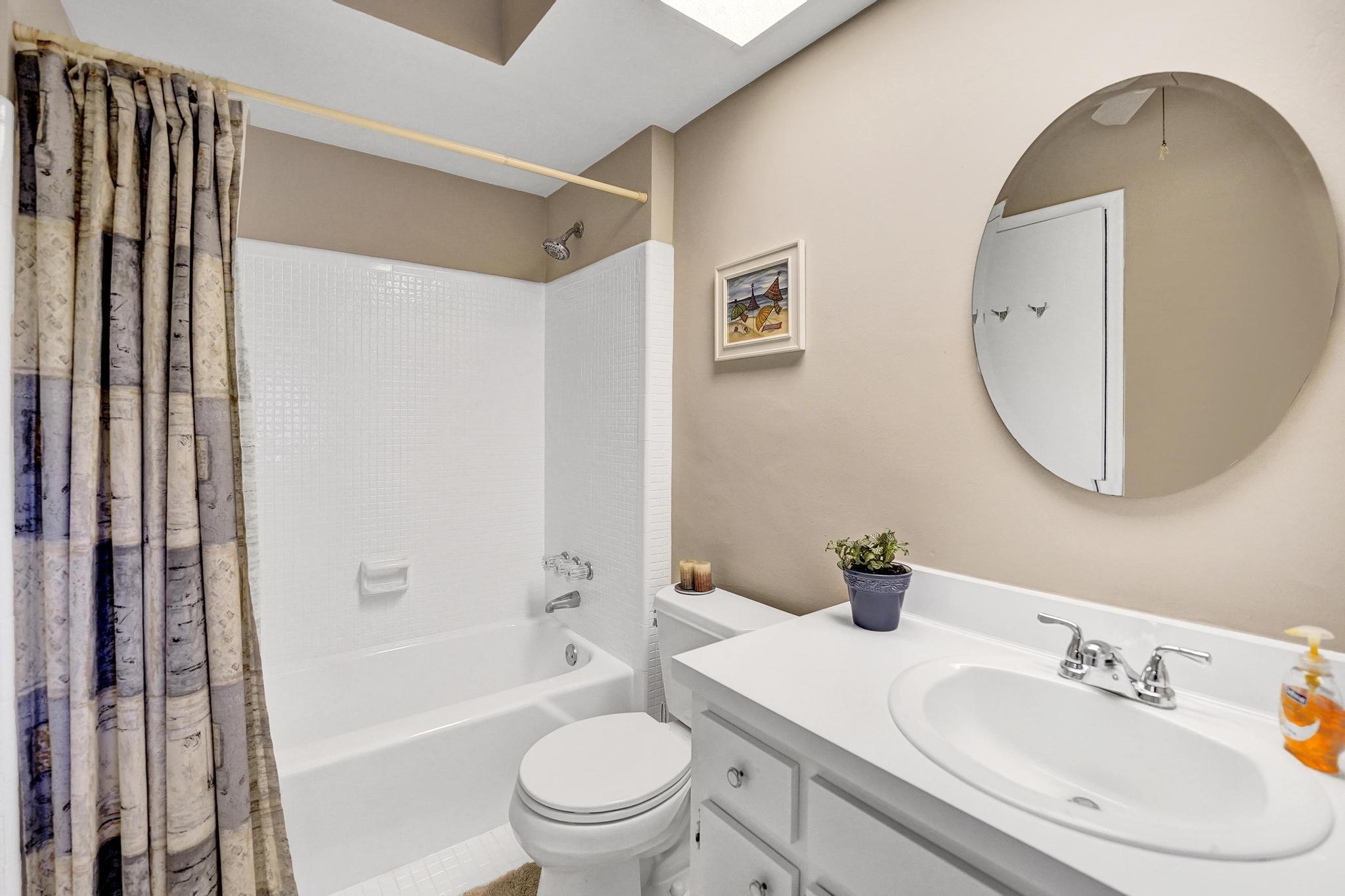 Hollywood Hills 6-22 B - Residential