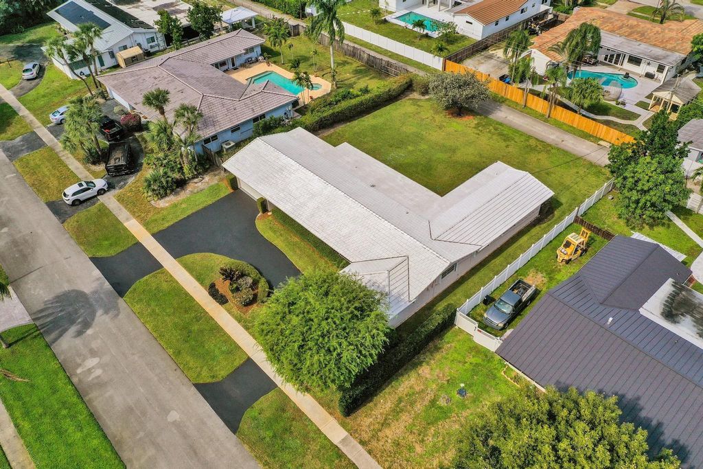 Photo of 5011 Madison St, Hollywood, FL 33021 (MLS # F10538108)