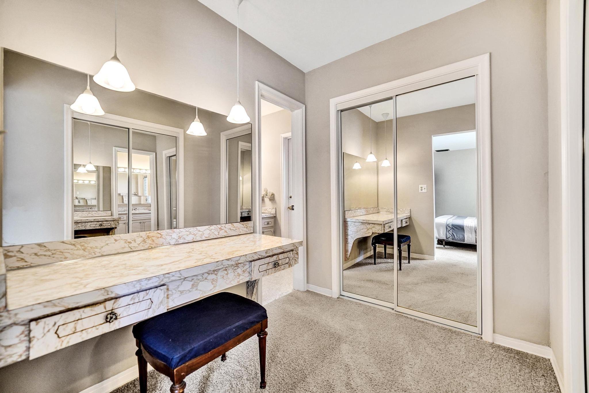 Hollywood Hills 6-22 B - Residential