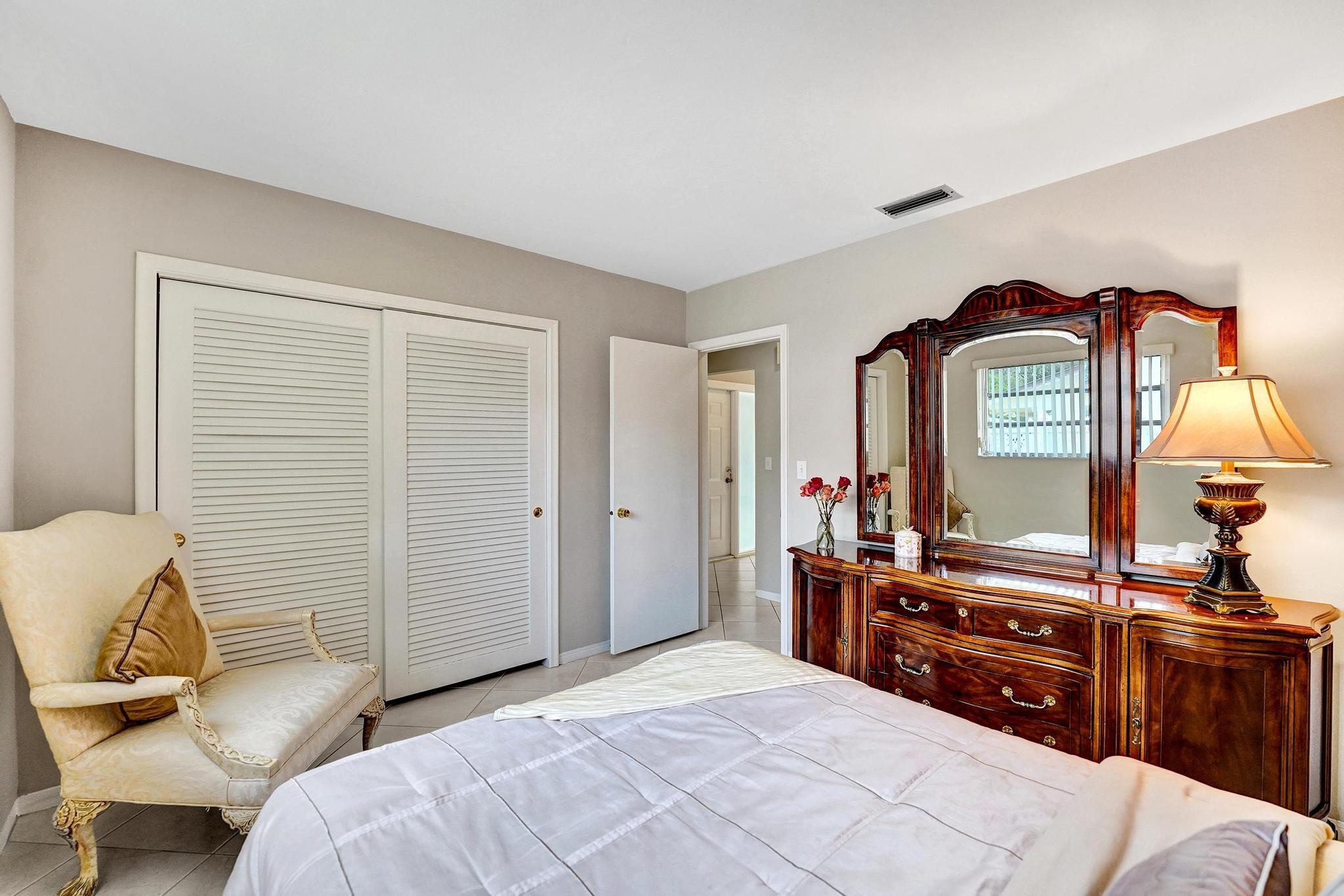 Hollywood Hills 6-22 B - Residential