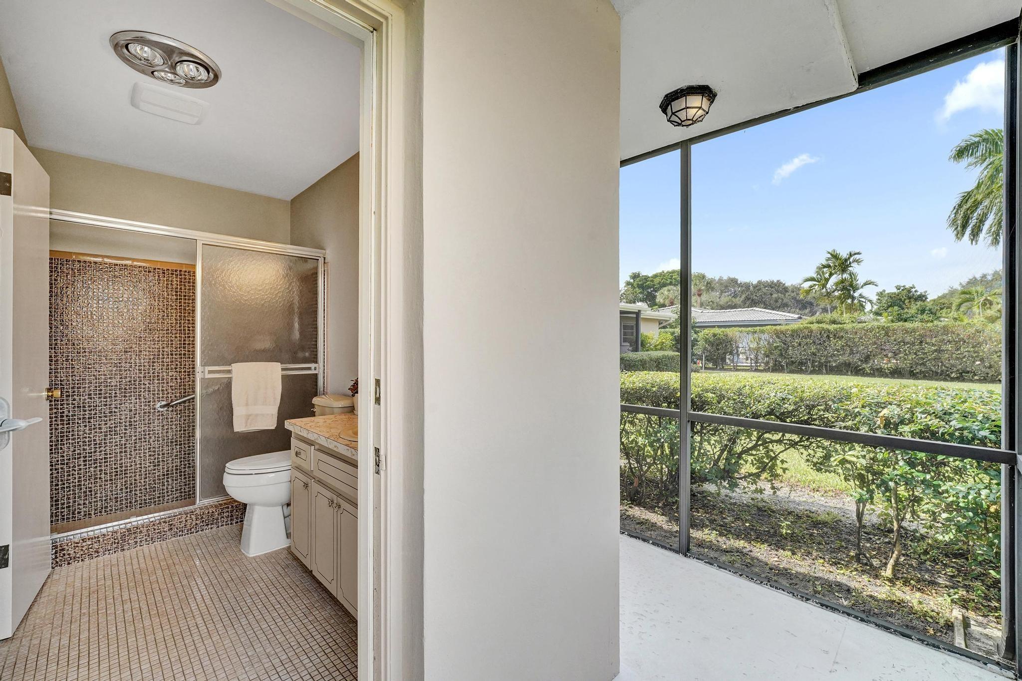 Hollywood Hills 6-22 B - Residential