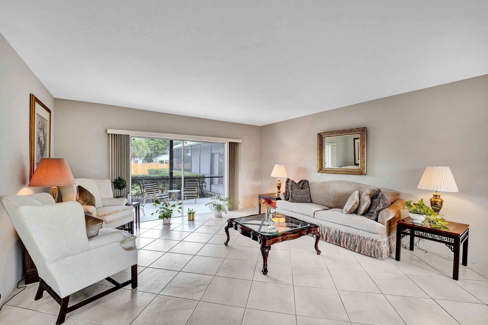 Hollywood Hills 6-22 B - Residential