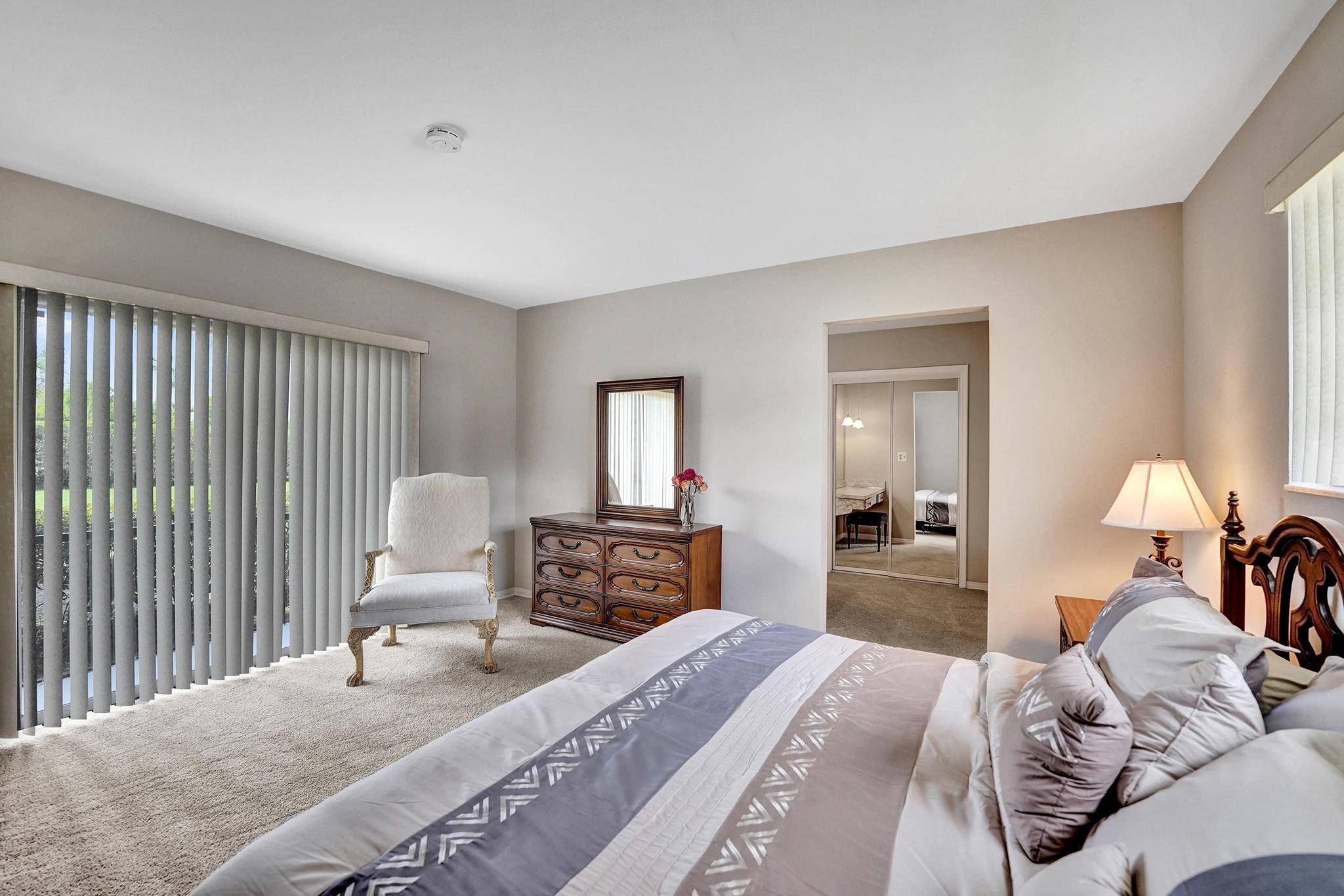 Hollywood Hills 6-22 B - Residential