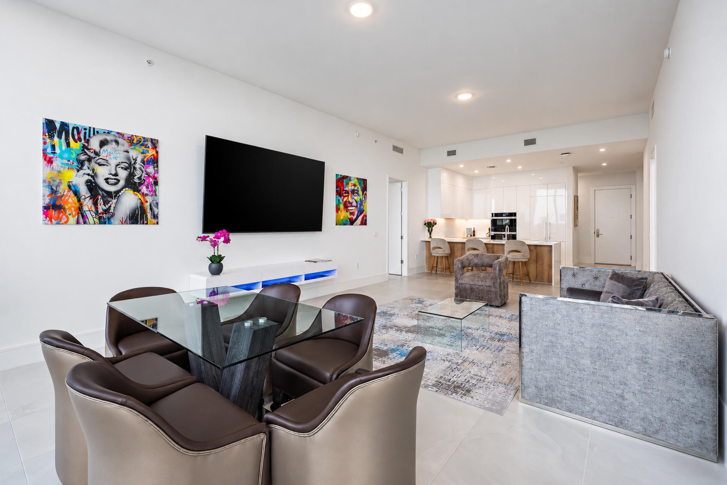 220 Lake Shore Drive 621