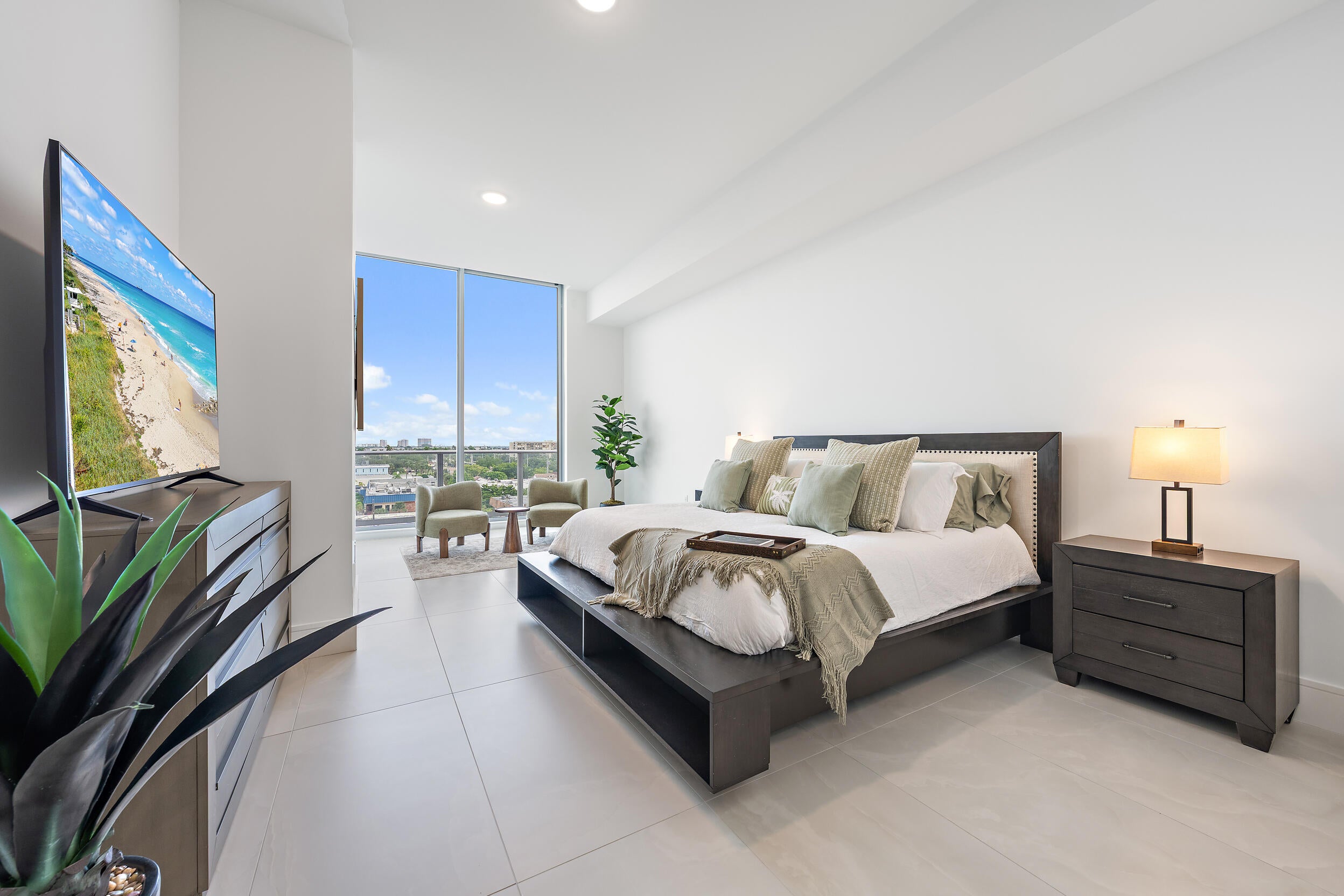 220 Lake Shore Drive 621
