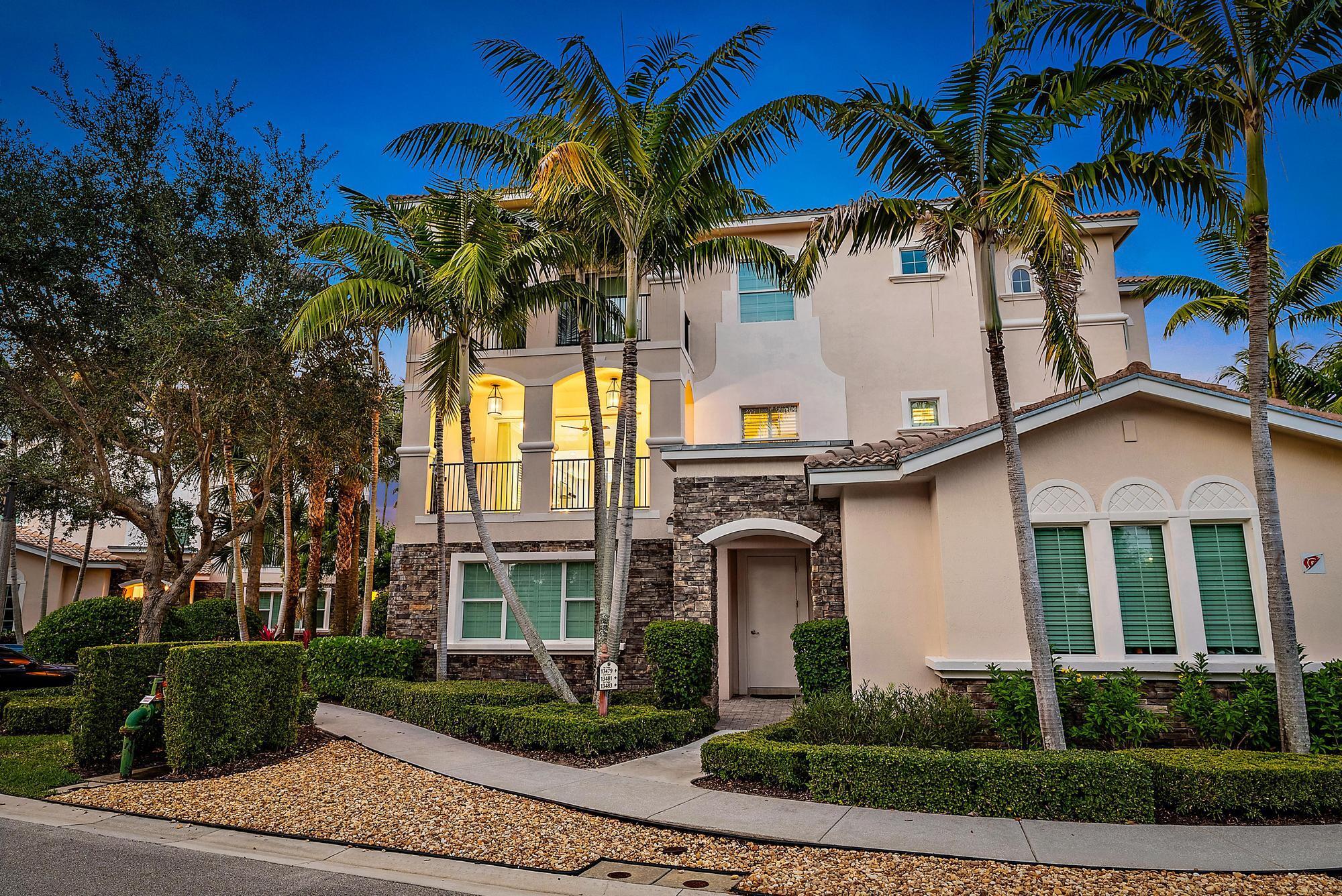 CARRIAGE HOMES AT FRENCHM - Residential