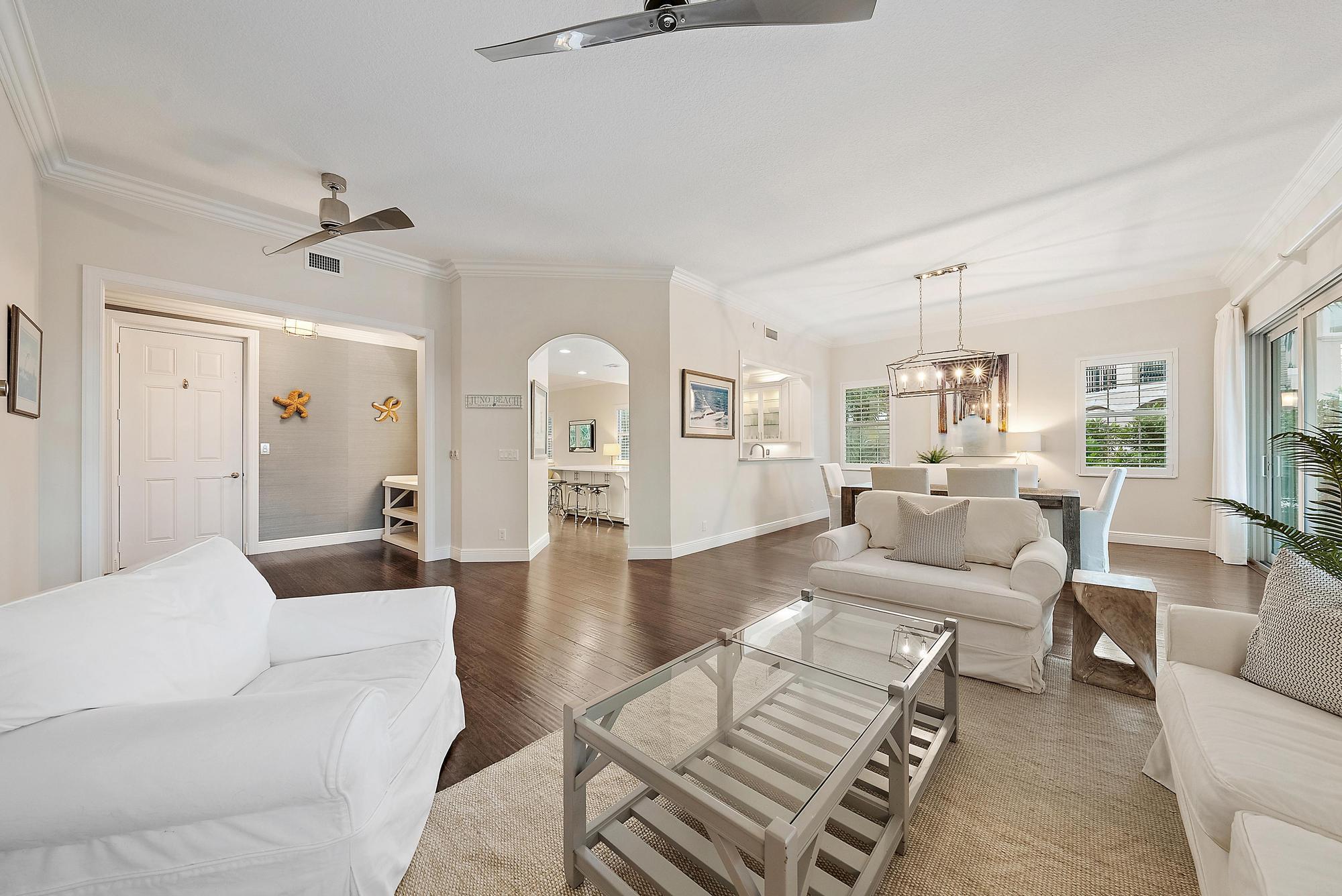 CARRIAGE HOMES AT FRENCHM - Residential