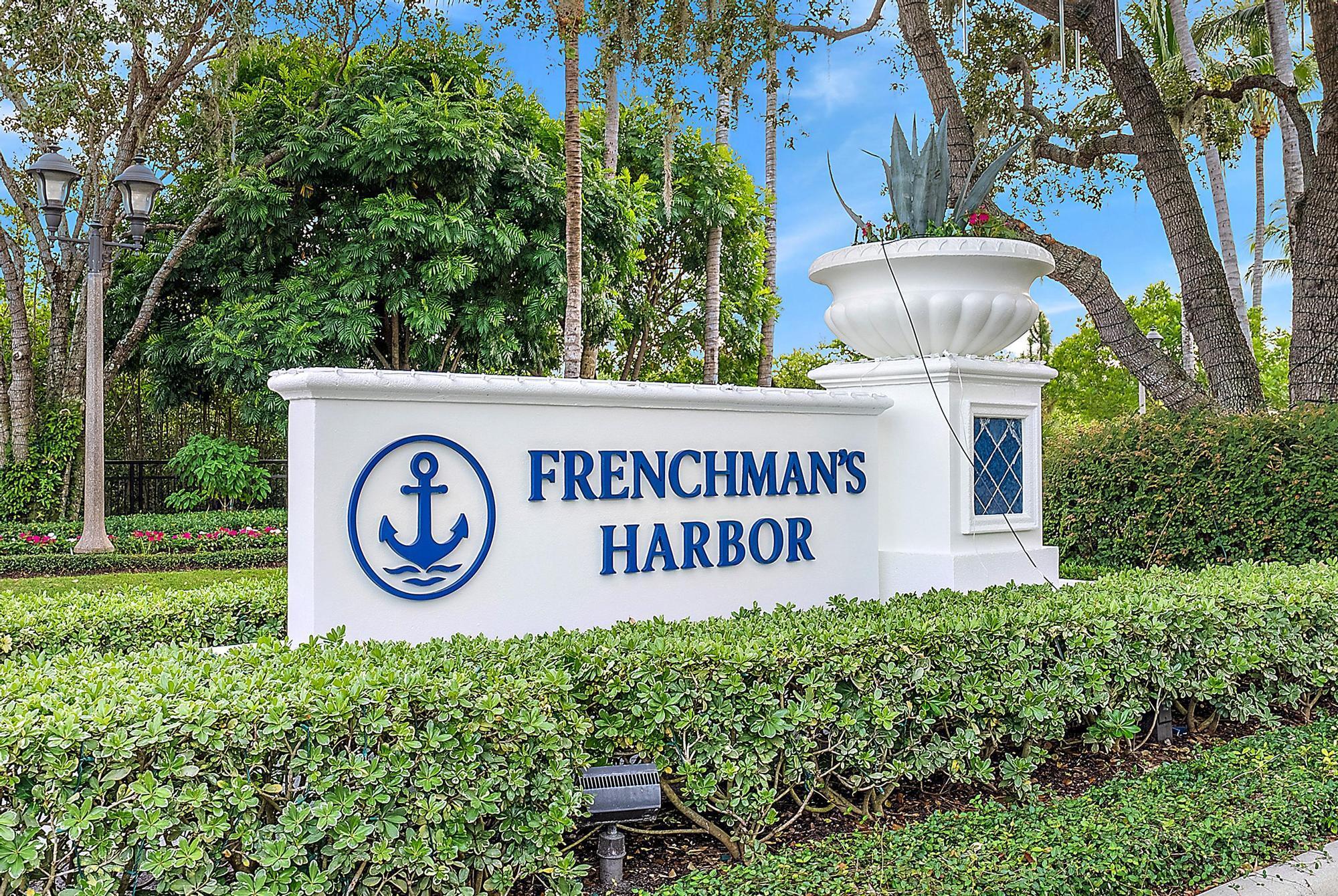 CARRIAGE HOMES AT FRENCHM - Residential