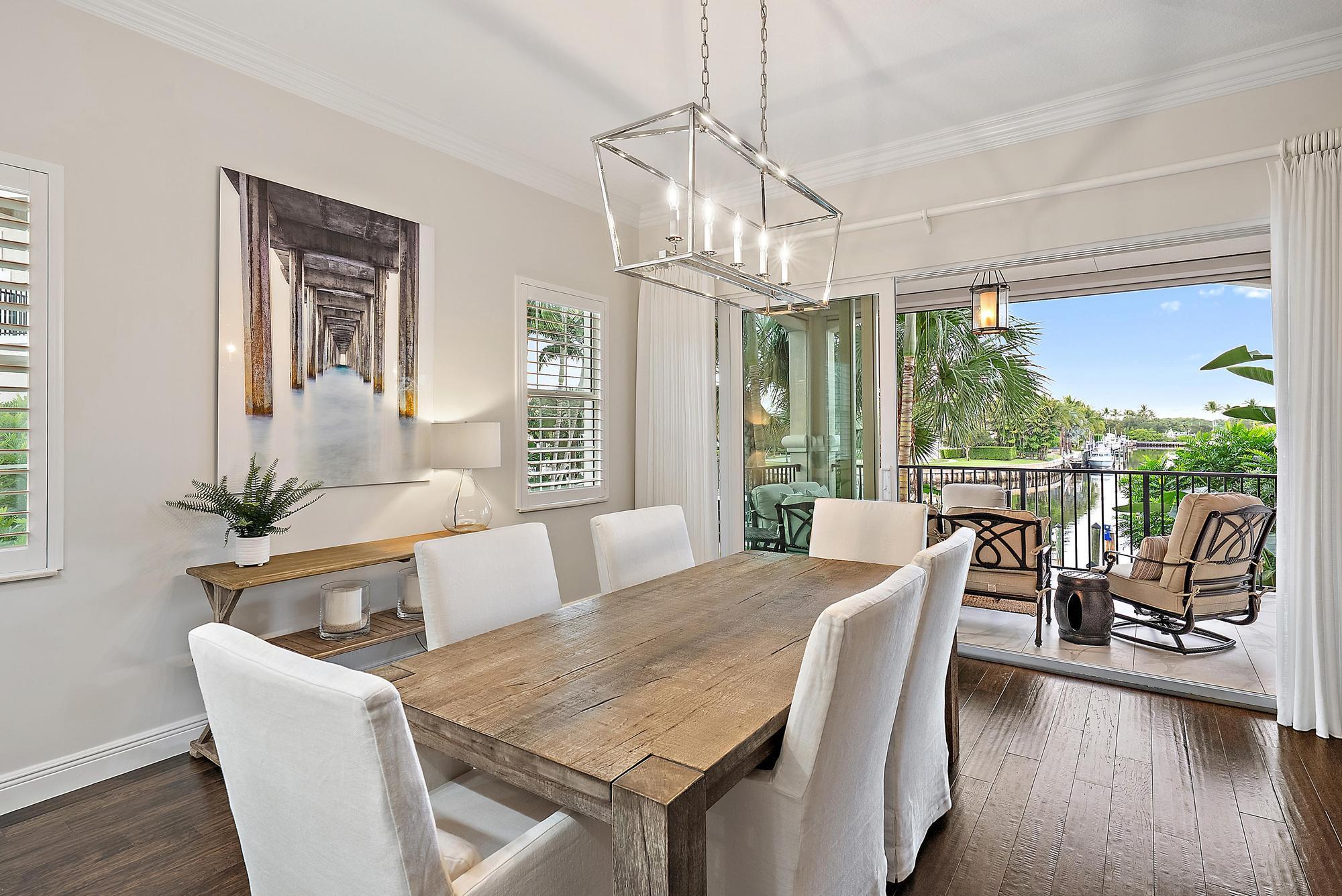 CARRIAGE HOMES AT FRENCHM - Residential