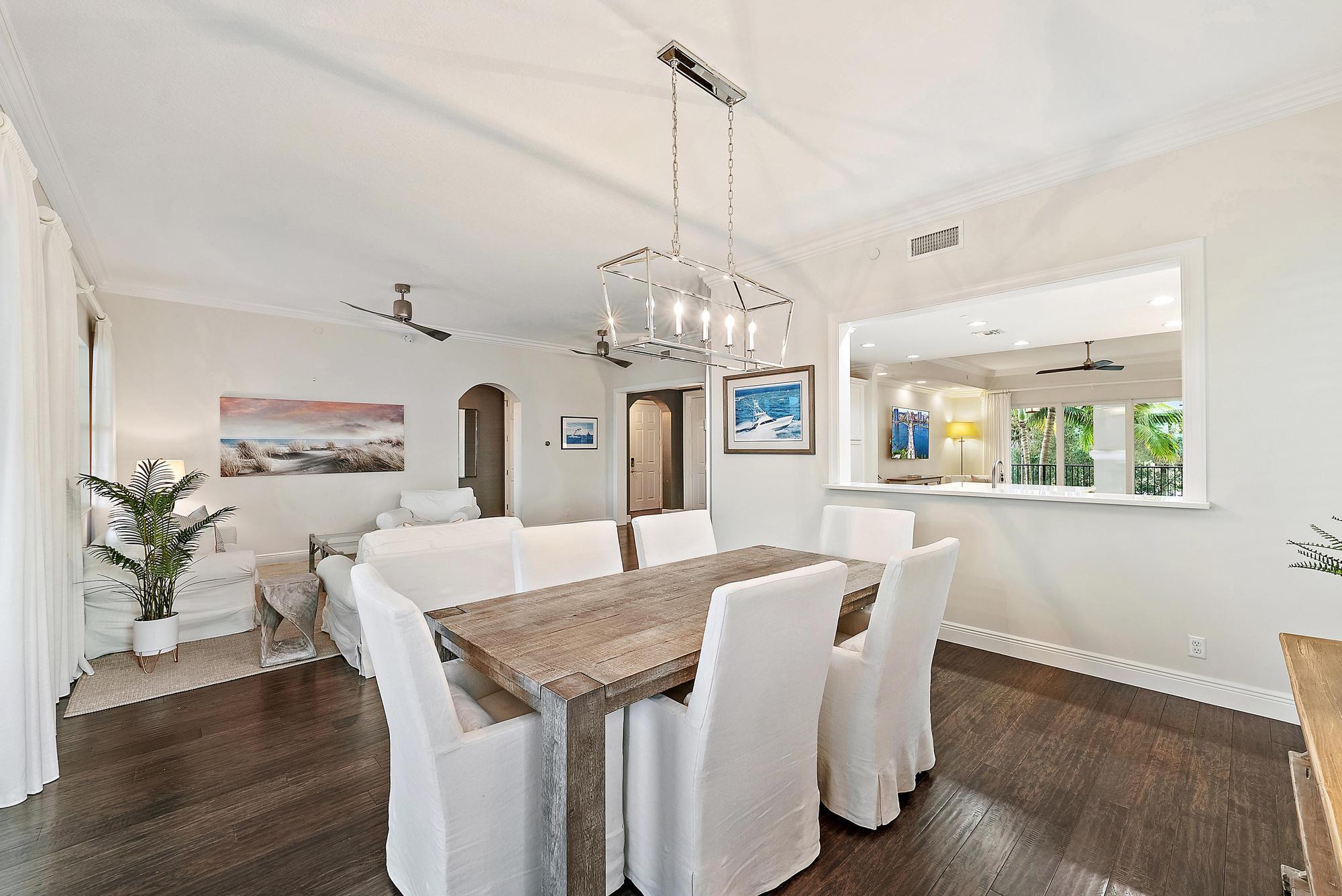 CARRIAGE HOMES AT FRENCHM - Residential