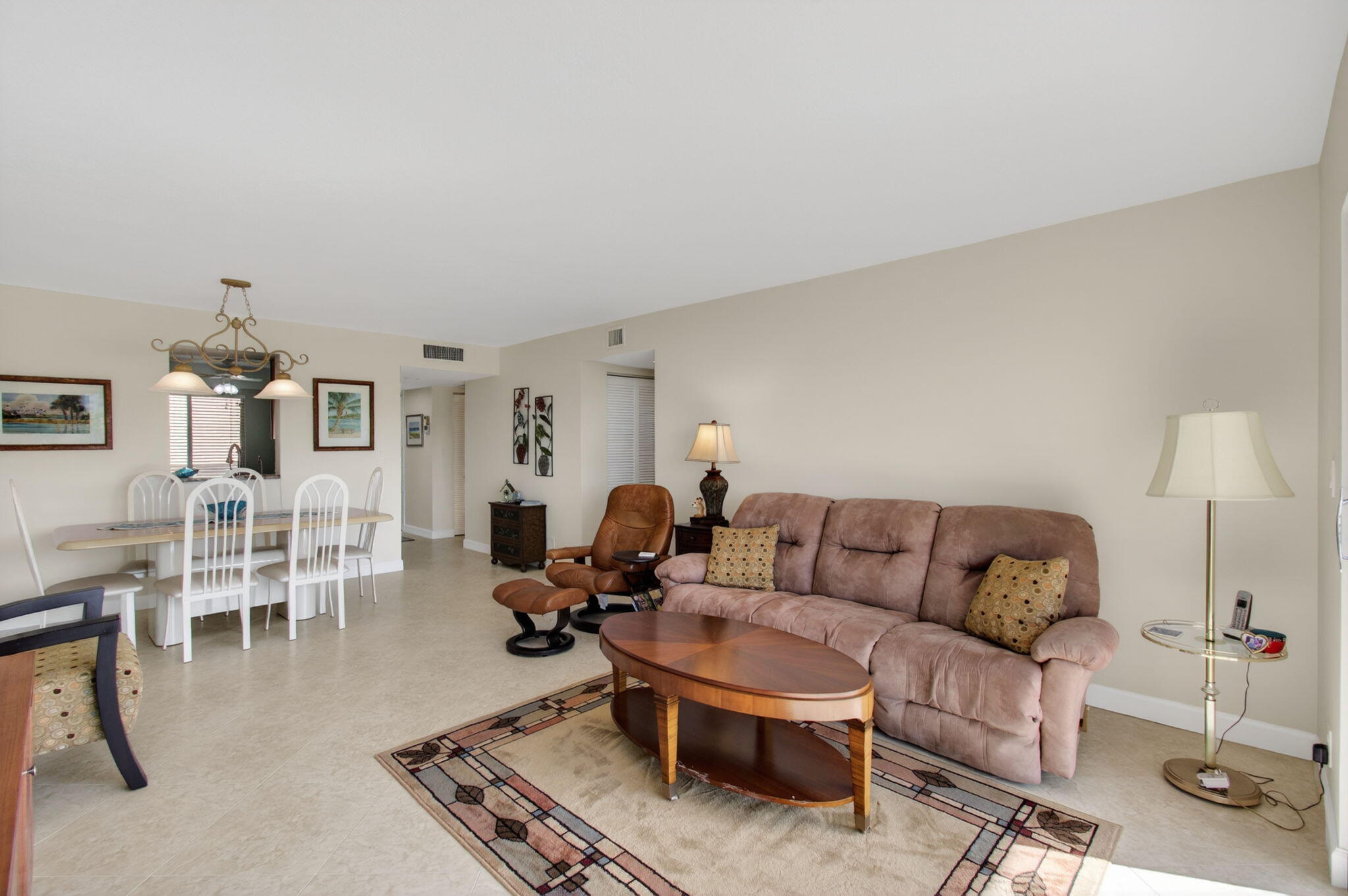 HUNTINGTON LAKES - Residential