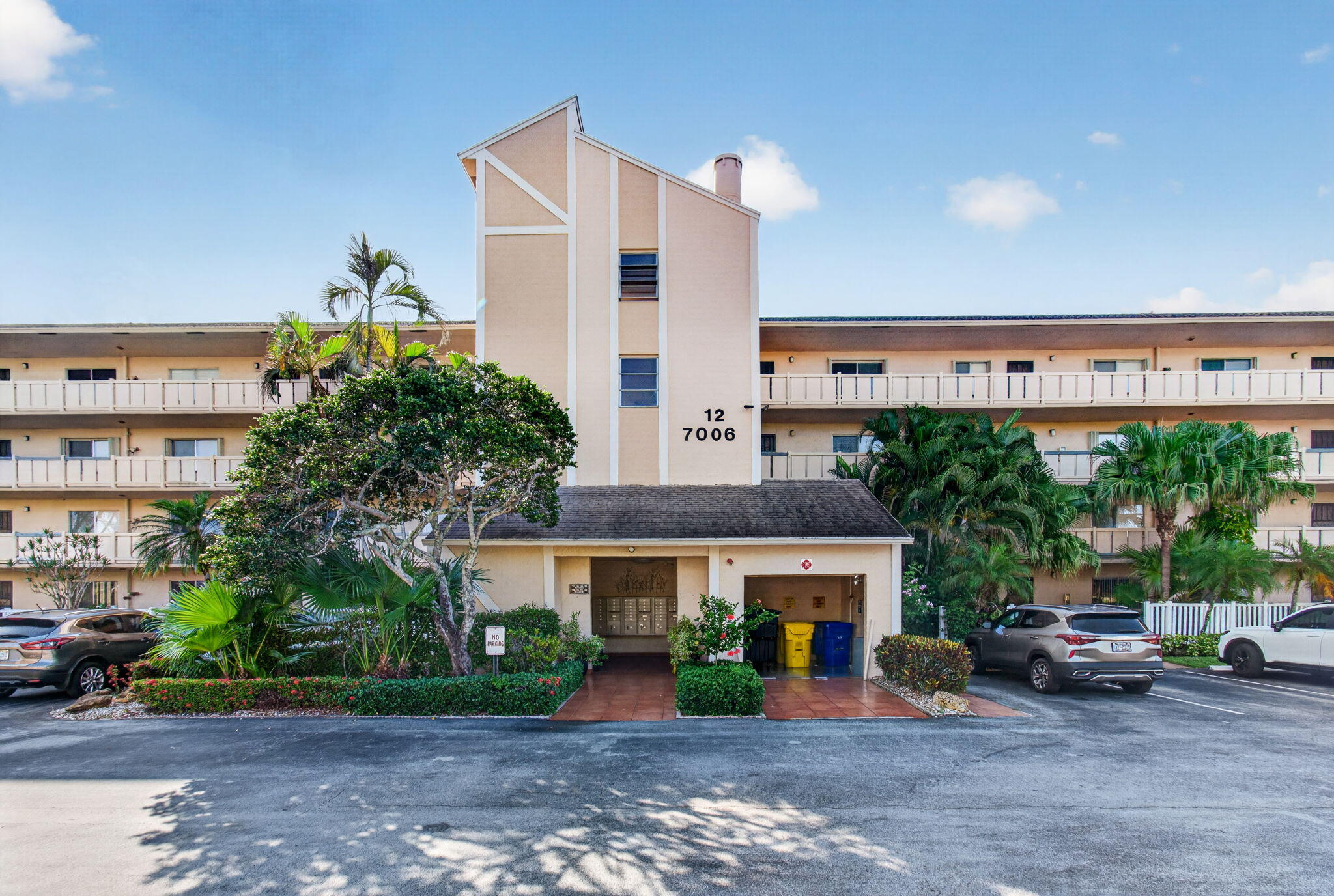 HUNTINGTON LAKES - Residential
