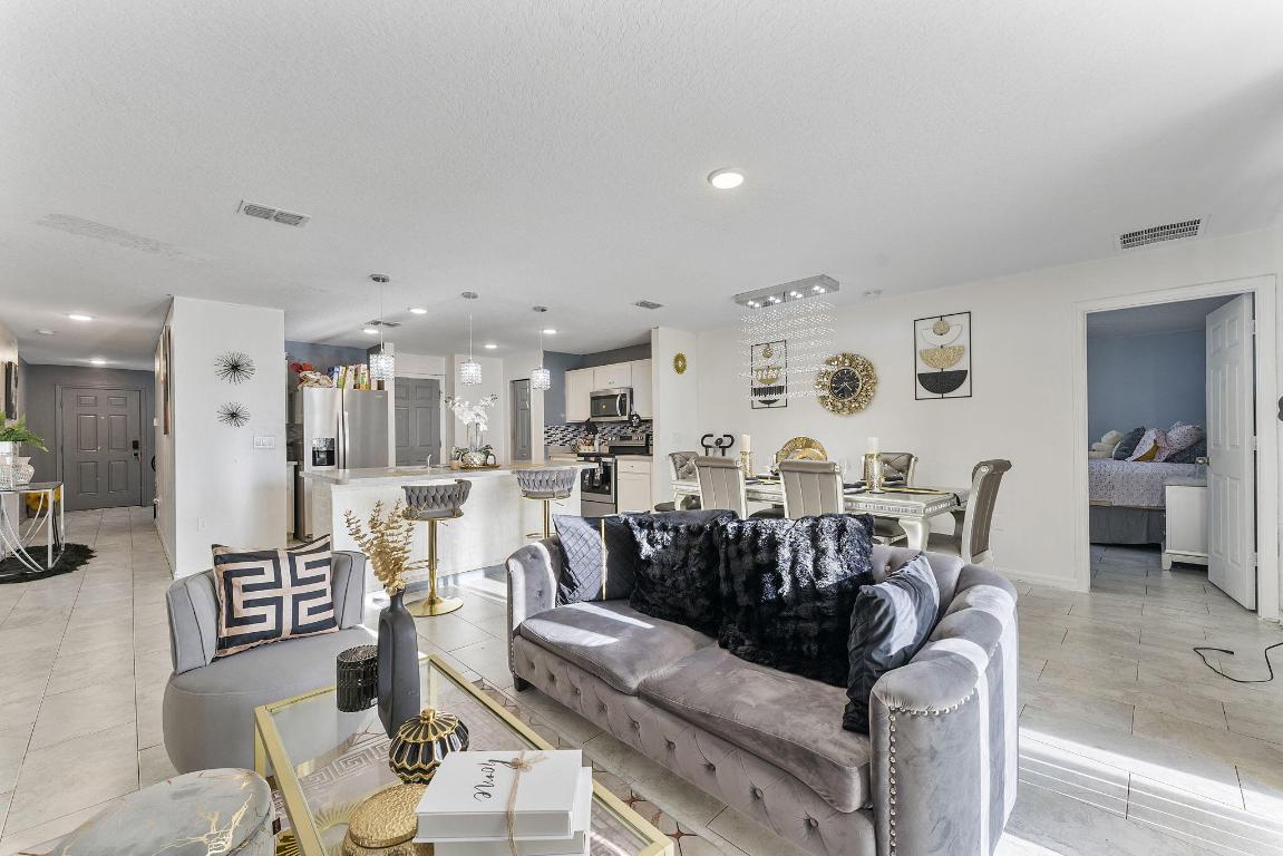 PORT ST LUCIE SECTION 8 - Residential