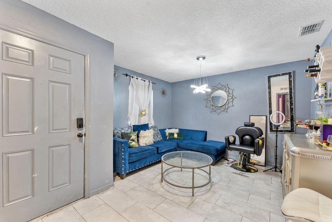 PORT ST LUCIE SECTION 8 - Residential