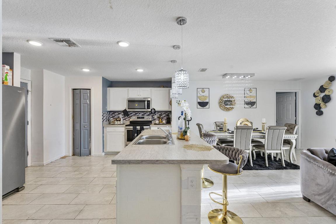 PORT ST LUCIE SECTION 8 - Residential