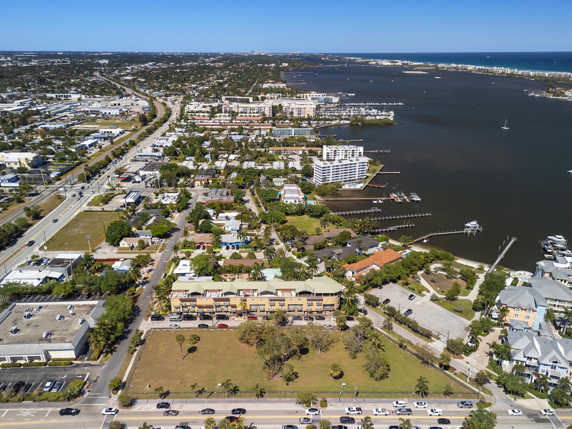 LANTANA POINT - Residential