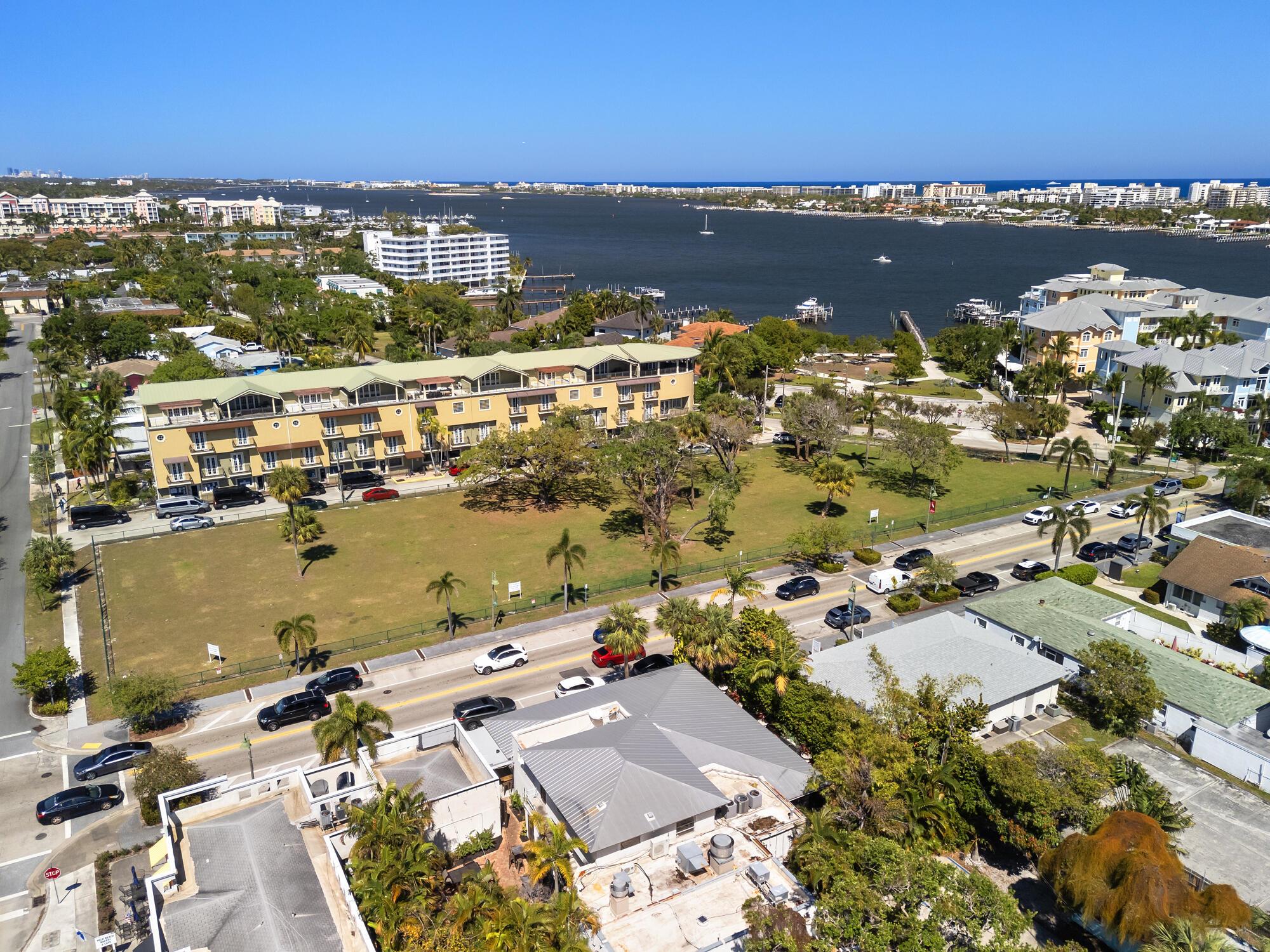 LANTANA POINT - Residential