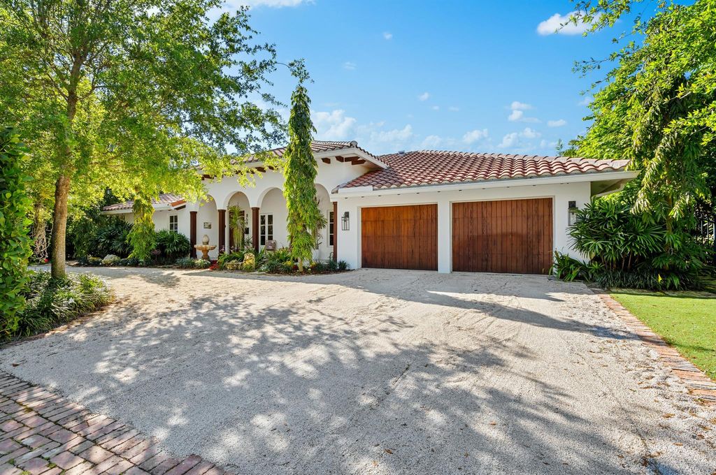 Photo of 854 Hibiscus Street, Boca Raton, FL 33486 (MLS # R11085949)