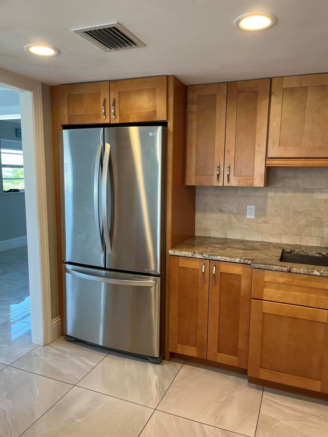 Shutters Condo - Residential Lease