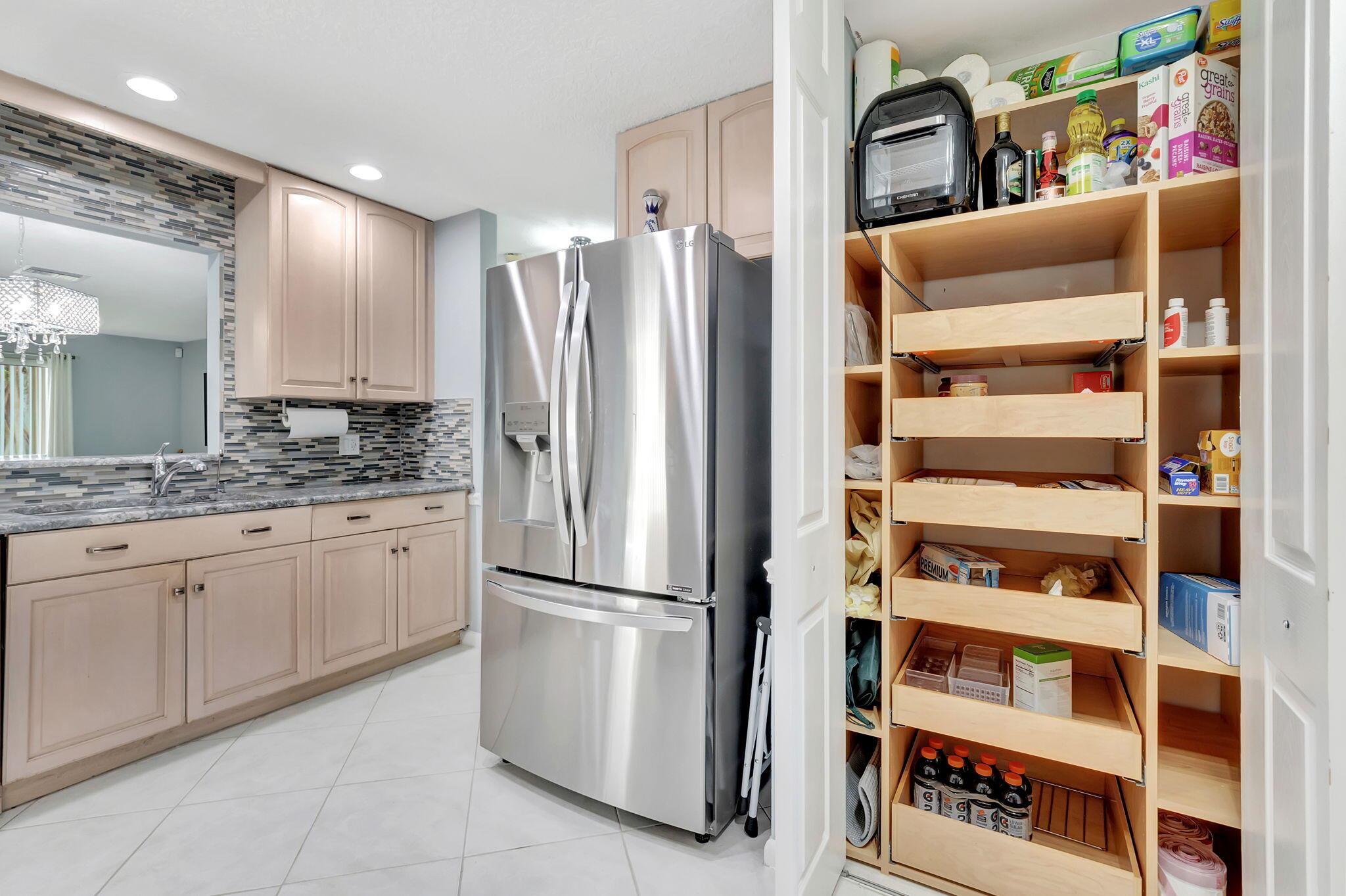 VILLAGES OF ORIOLE BONAIR - Residential