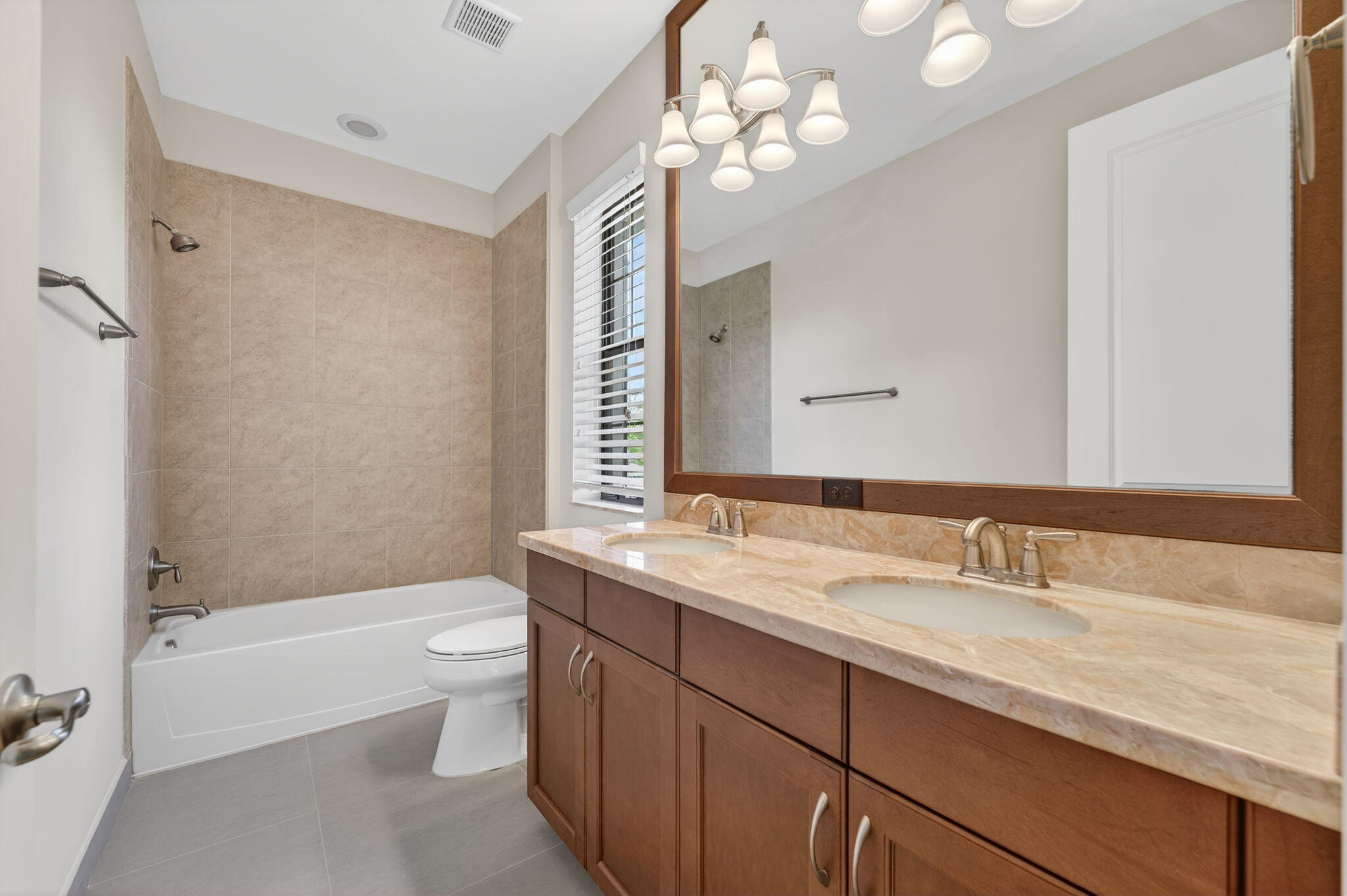 BRUSCHI PROPERTY - Residential