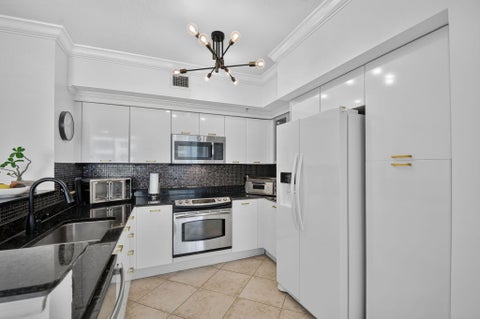 Tiny photo for 625 Casa Loma Boulevard #1009, Boynton Beach, FL 33435 (MLS # B26070931)