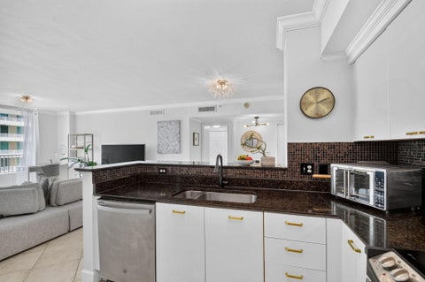 Tiny photo for 625 Casa Loma Boulevard #1009, Boynton Beach, FL 33435 (MLS # B26070931)