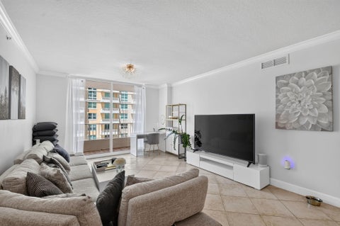 Tiny photo for 625 Casa Loma Boulevard #1009, Boynton Beach, FL 33435 (MLS # B26070931)