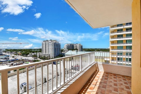 Tiny photo for 625 Casa Loma Boulevard #1009, Boynton Beach, FL 33435 (MLS # B26070931)