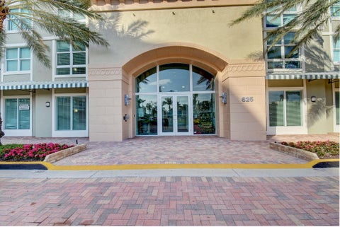 Tiny photo for 625 Casa Loma Boulevard #1009, Boynton Beach, FL 33435 (MLS # B26070931)
